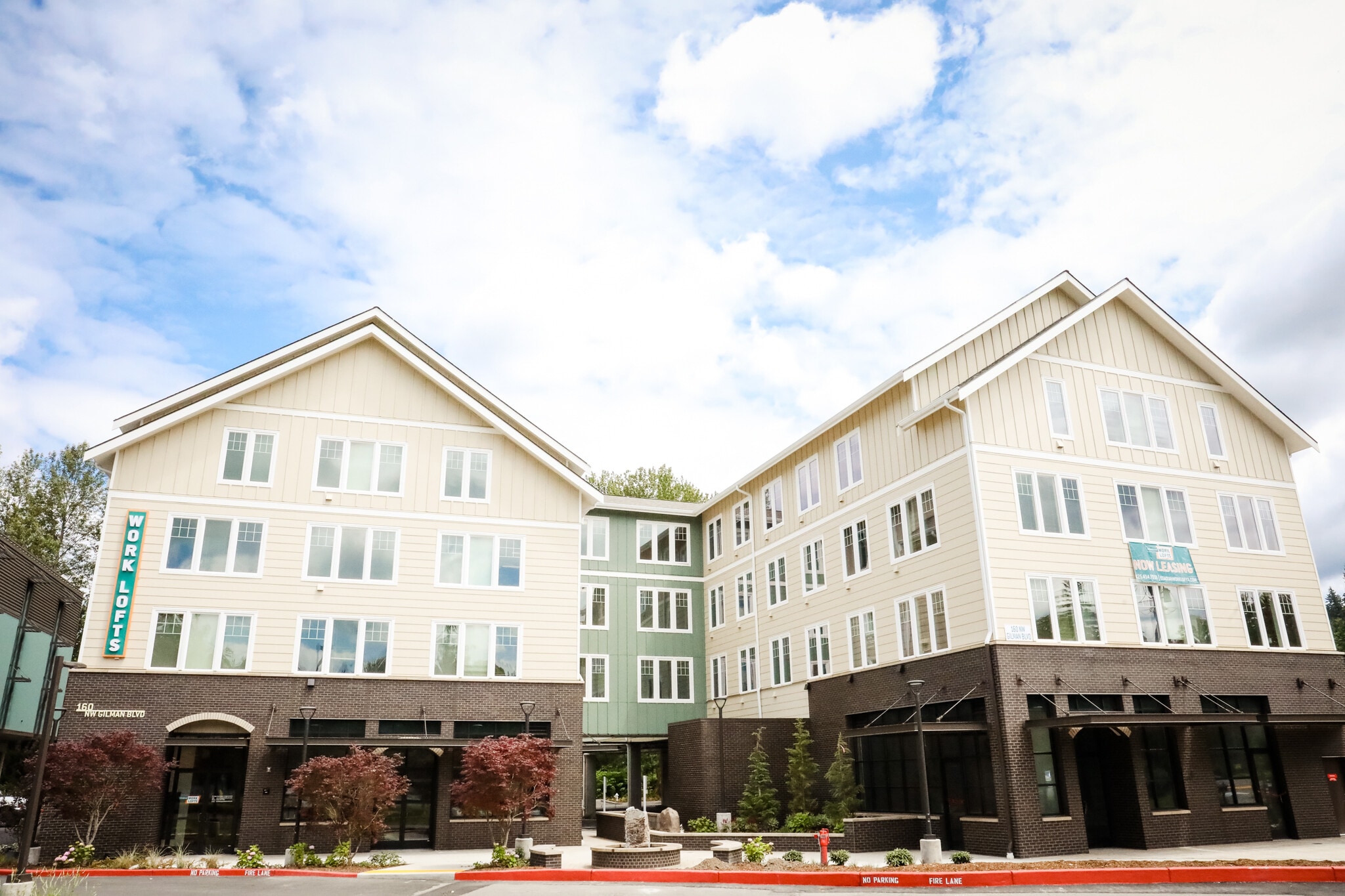 160 NW Gilman Blvd, Issaquah, WA for Rent