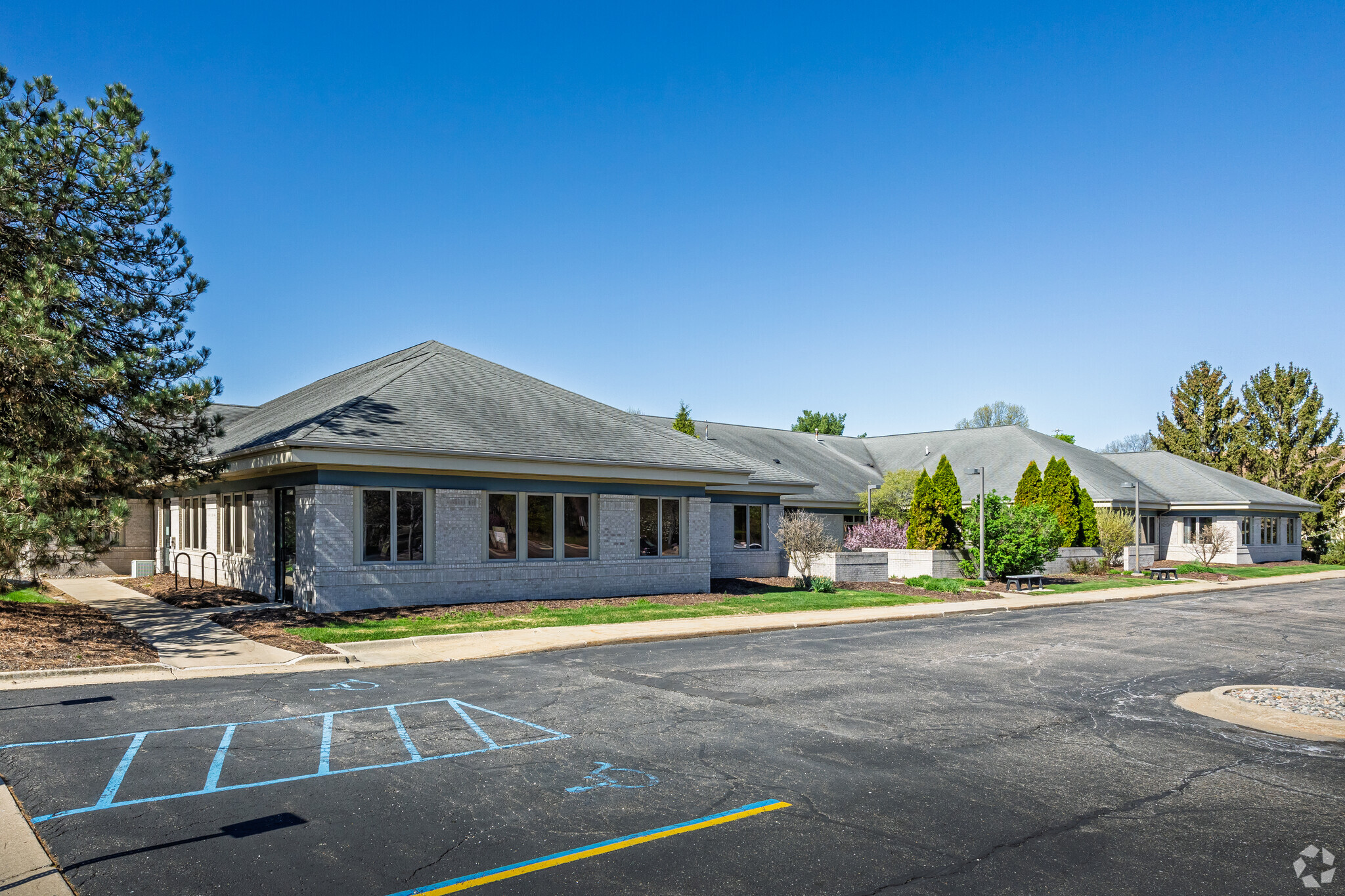 2175 University Park Dr, Okemos, MI for Sale