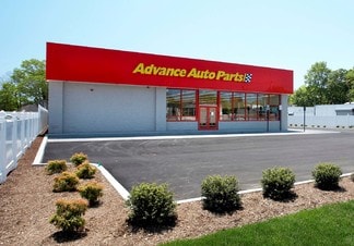 Lindenhurst, NY Freestanding - 9 W Montauk Hwy