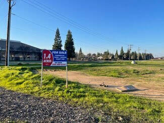 7083-7093 N Blythe Ave  