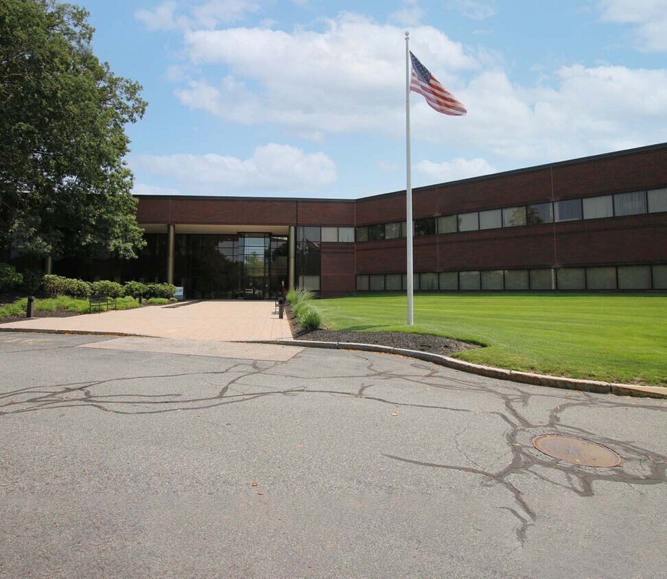 250 Apollo Dr, Chelmsford, MA for Rent