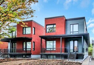 866 Woodroffe Av  