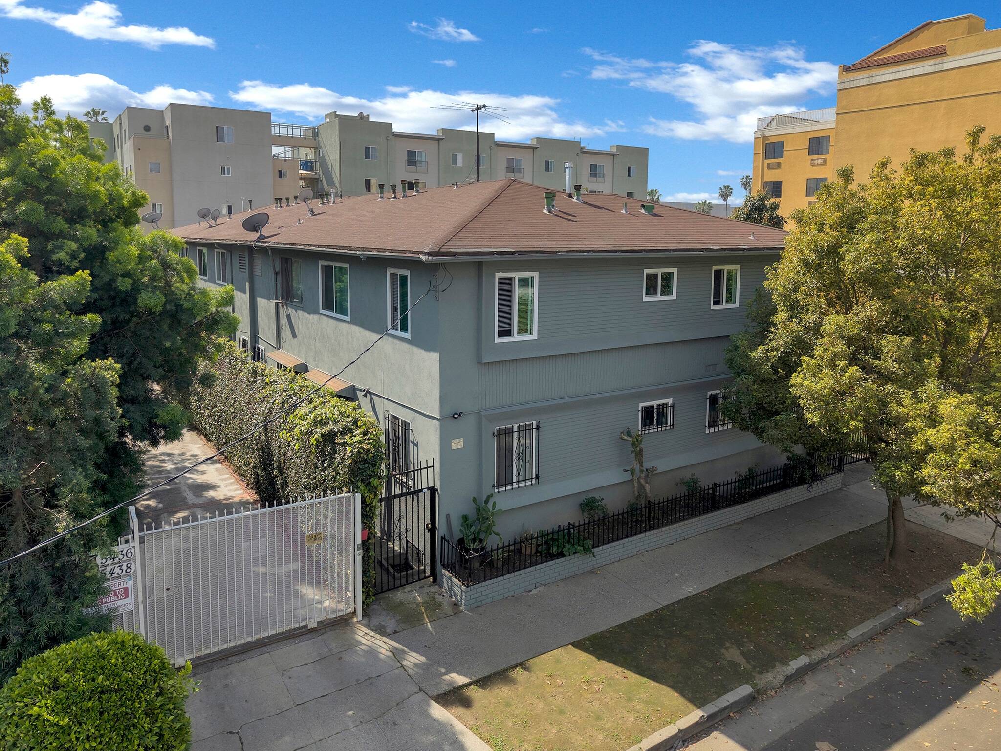 5440 Harold Way, Los Angeles, CA for Sale