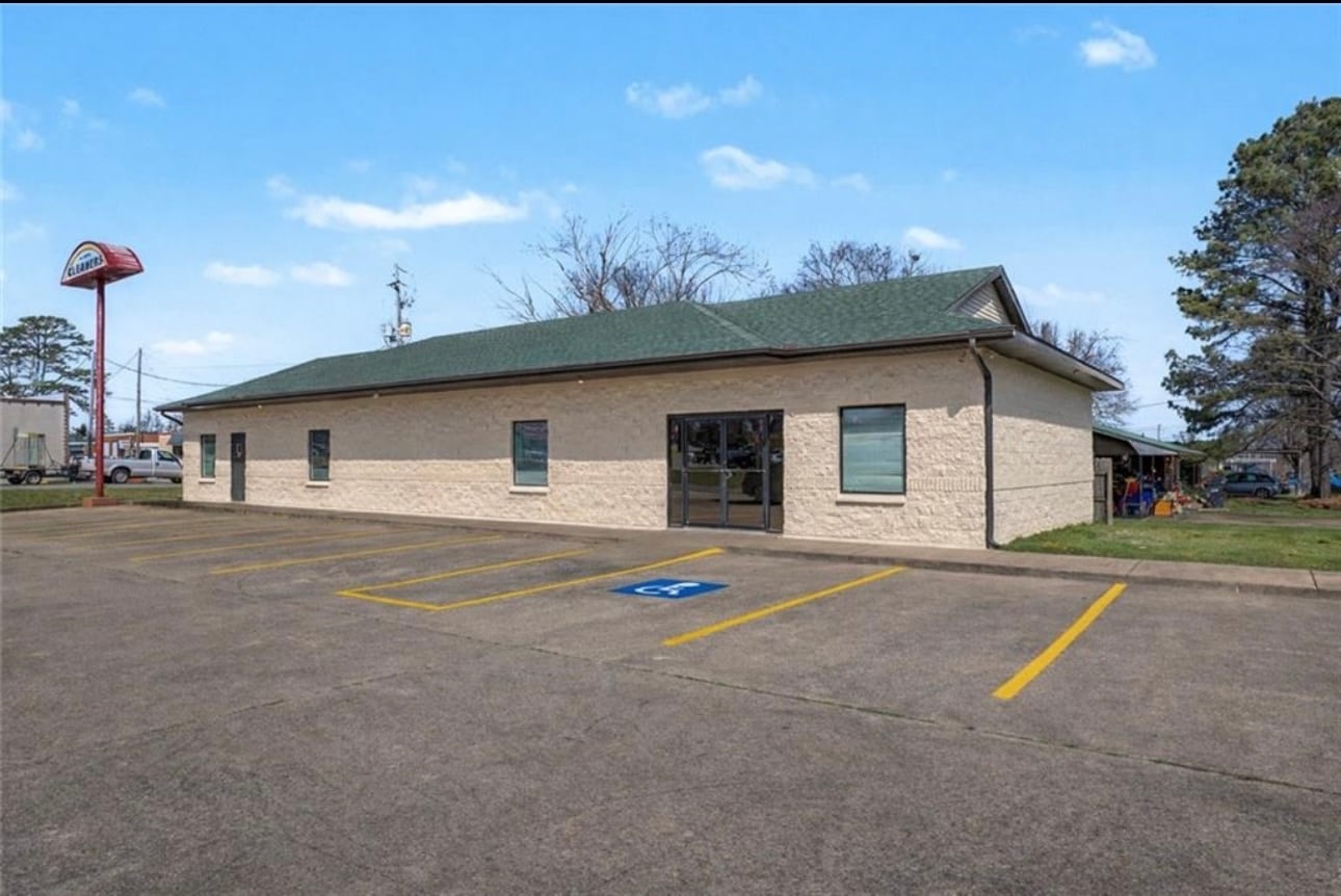 800 Highland Ave, Springdale, AR for Rent