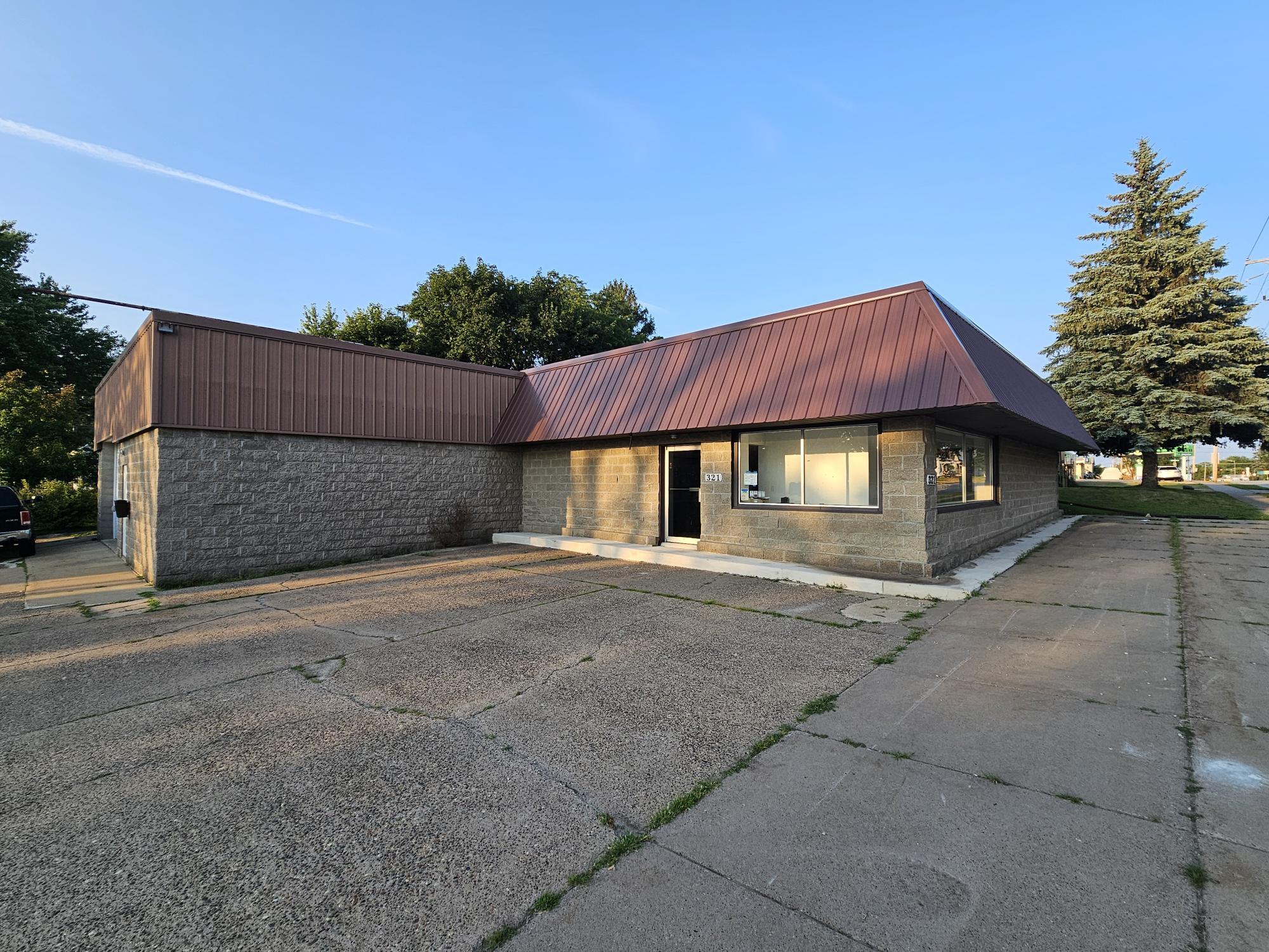 321 W Clifton St, Tomah, WI for Sale