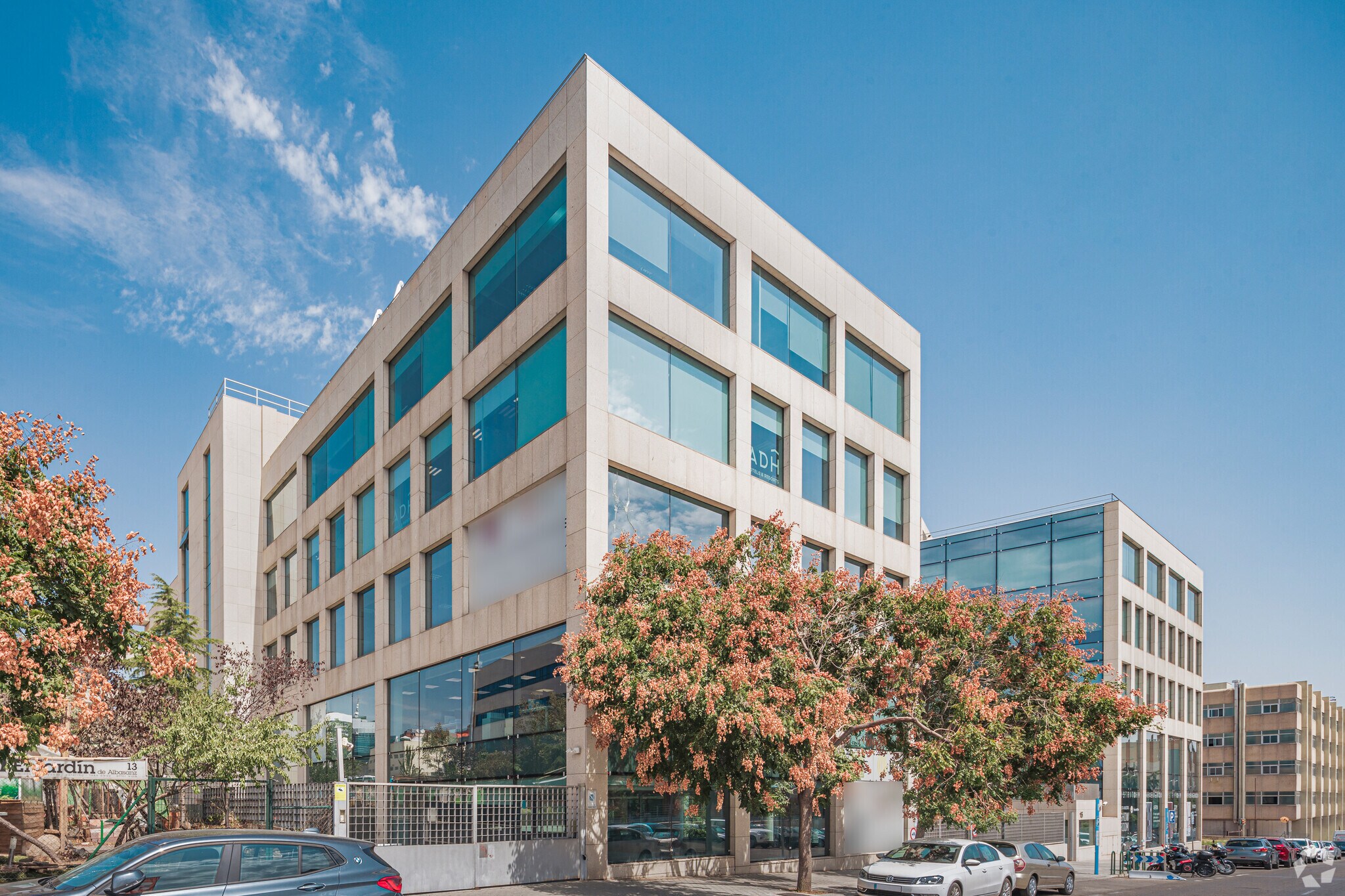 15 B Calle Albasanz, Madrid, MAD for Rent