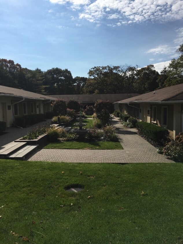 248-260 Middle Country Rd, Selden, NY for Rent
