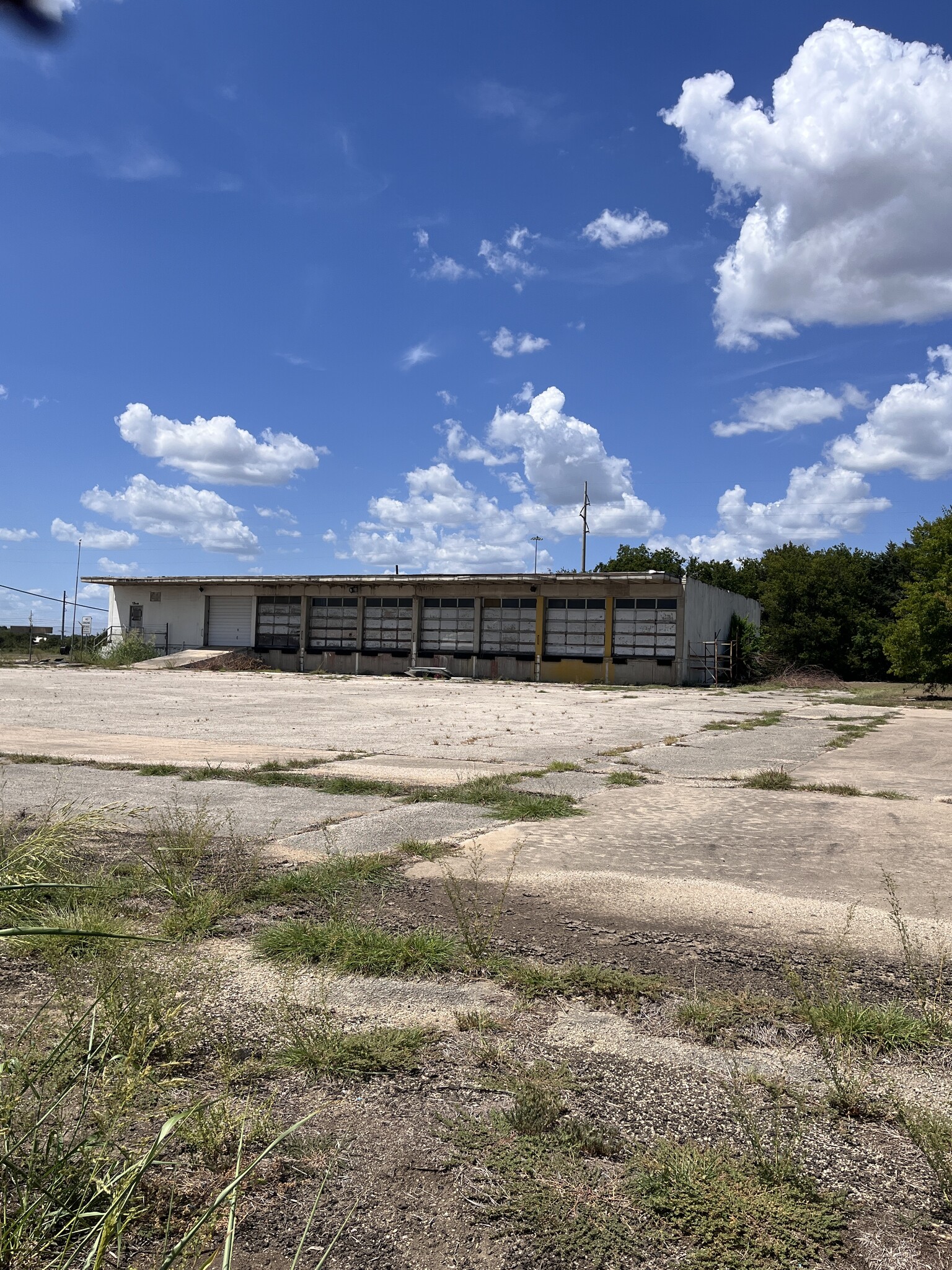 1306 I-35 Interstate Frontage 76240, Gainesville, TX for Sale