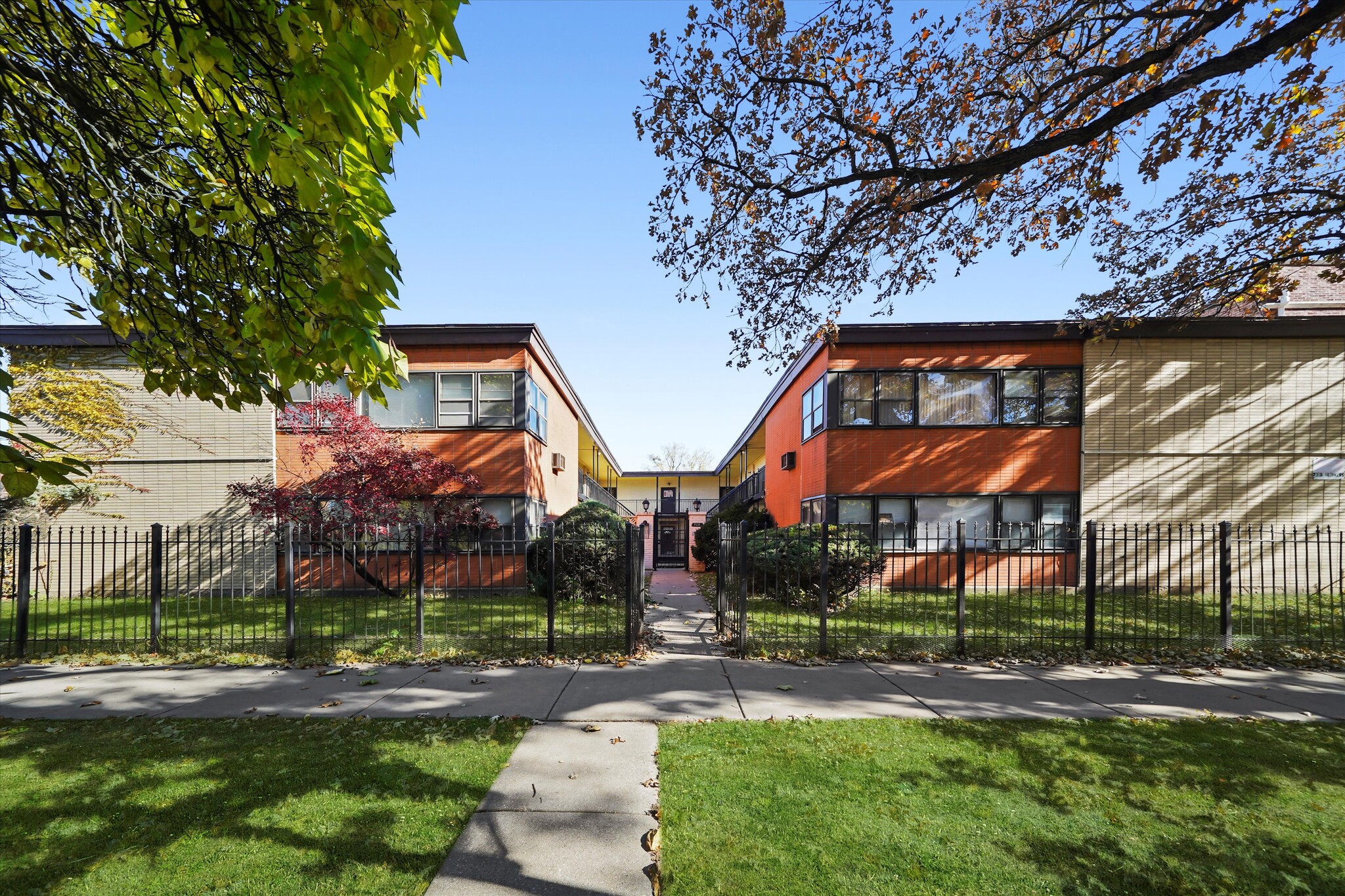 7535 S Saginaw Ave, Chicago, IL for Sale