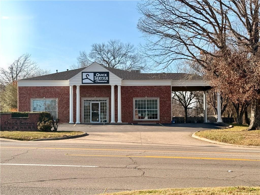 718 S Arkansas Ave, Russellville, AR for Sale