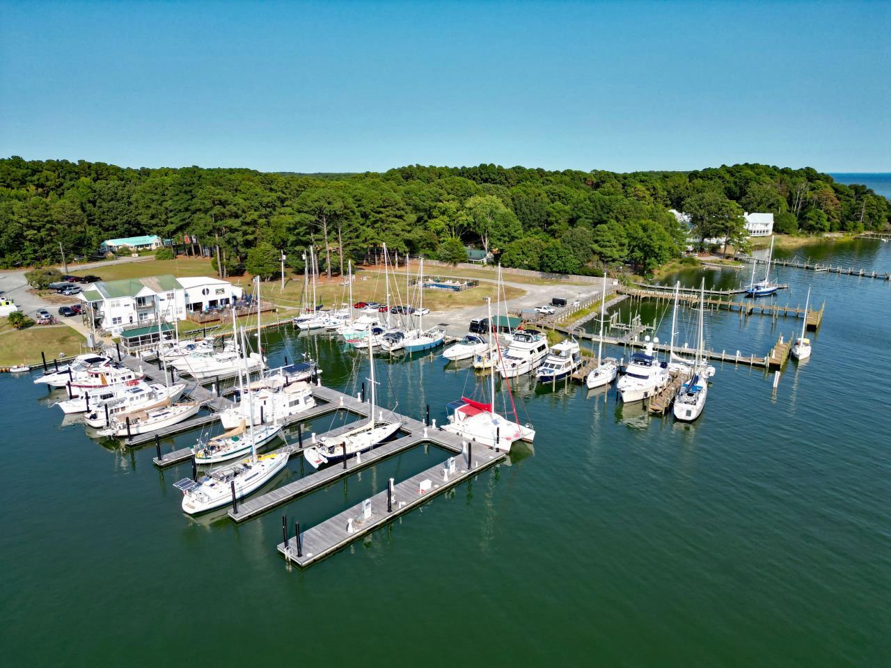 274 Bucks View Ln Deltaville, VA 23043 Specialty Property for Lease