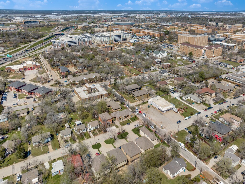 1107-1111 Neff St, Denton, TX for Sale