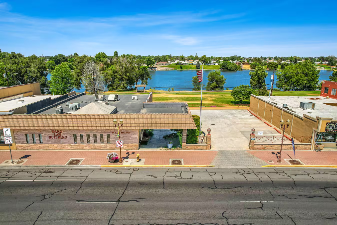 100 E Broadway Ave, Moses Lake, WA for Rent