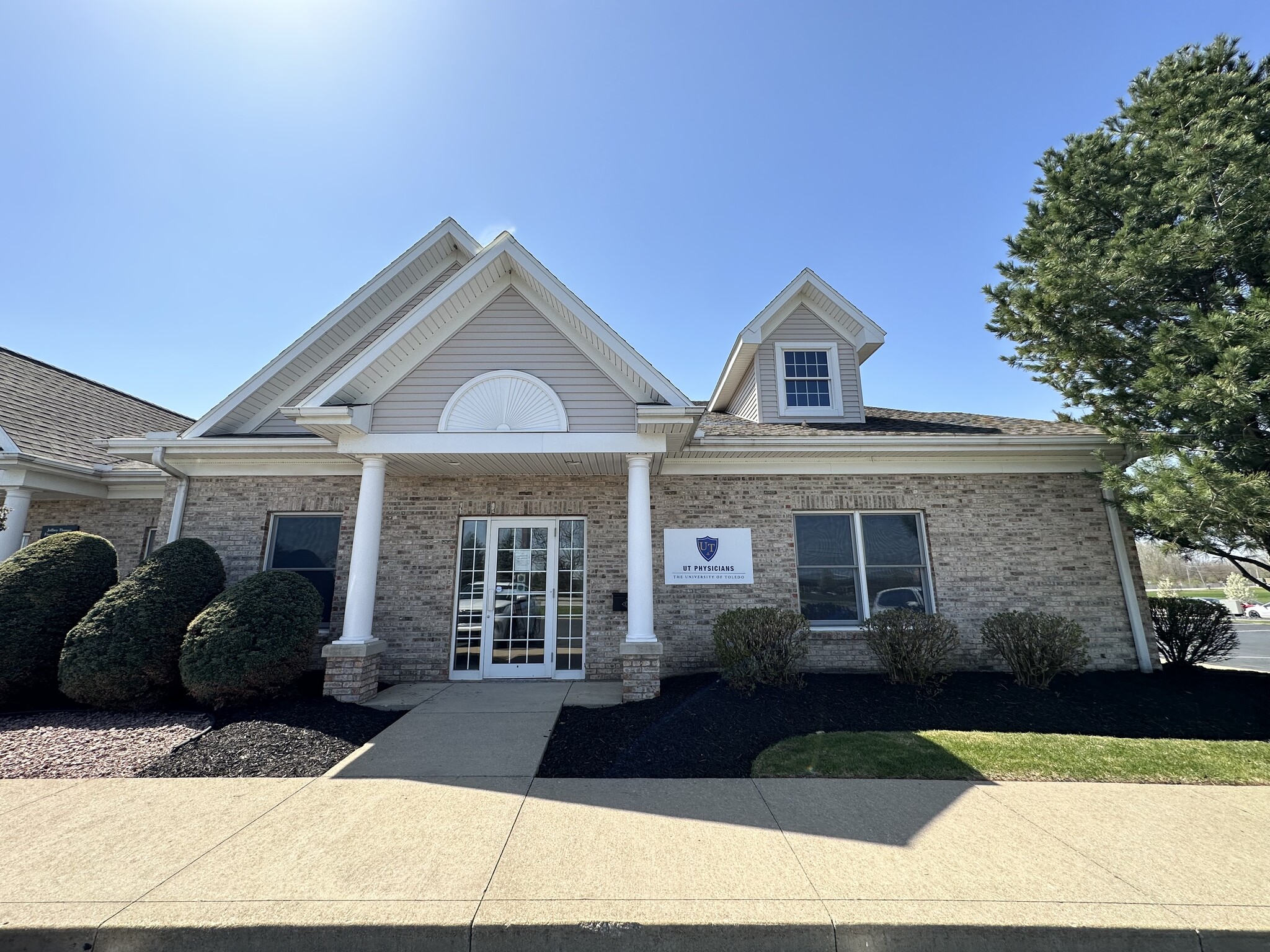 1355 W Main St, Bellevue, OH for Rent