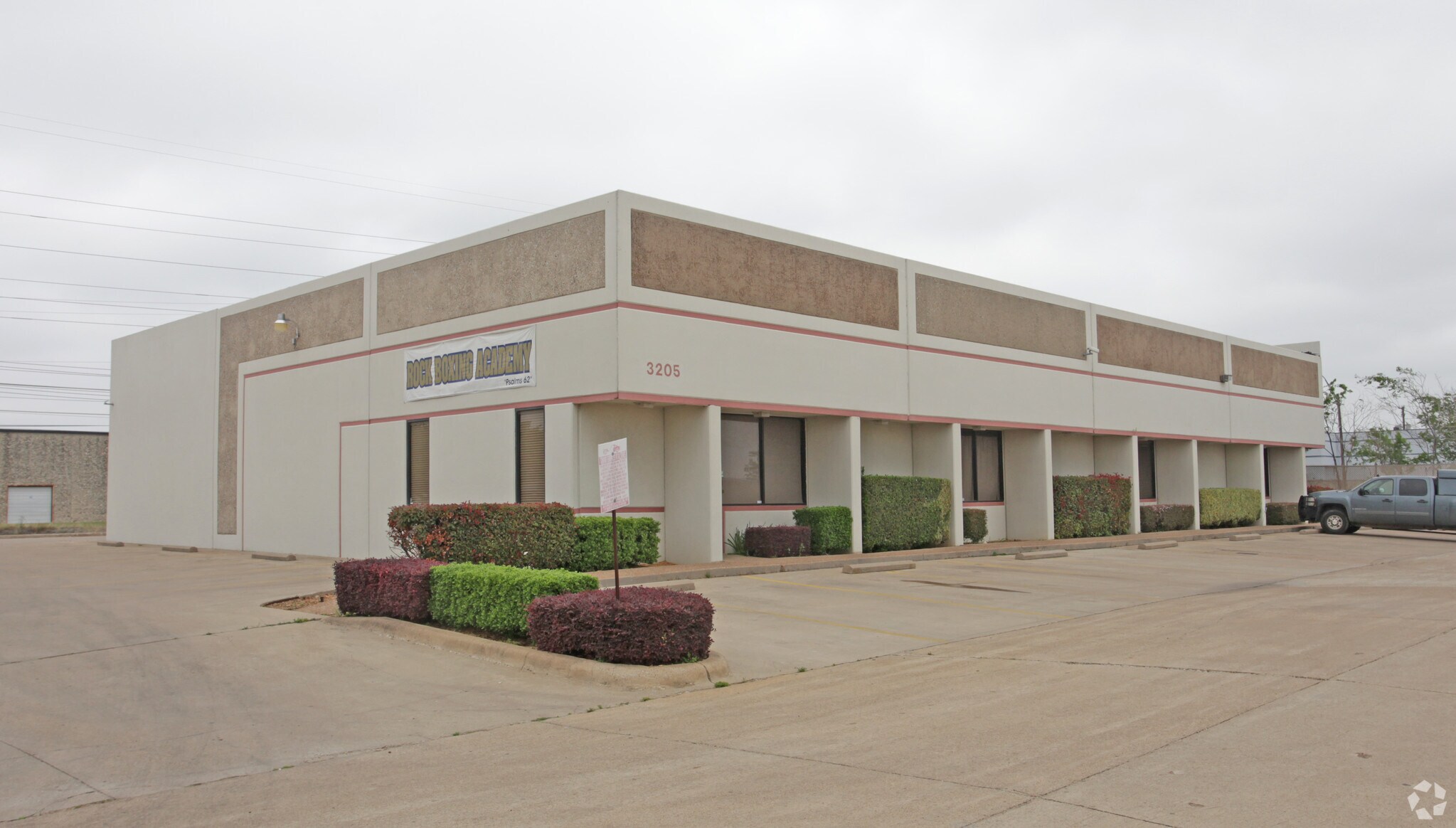 3205 Bishop Dr, Arlington, TX for Rent
