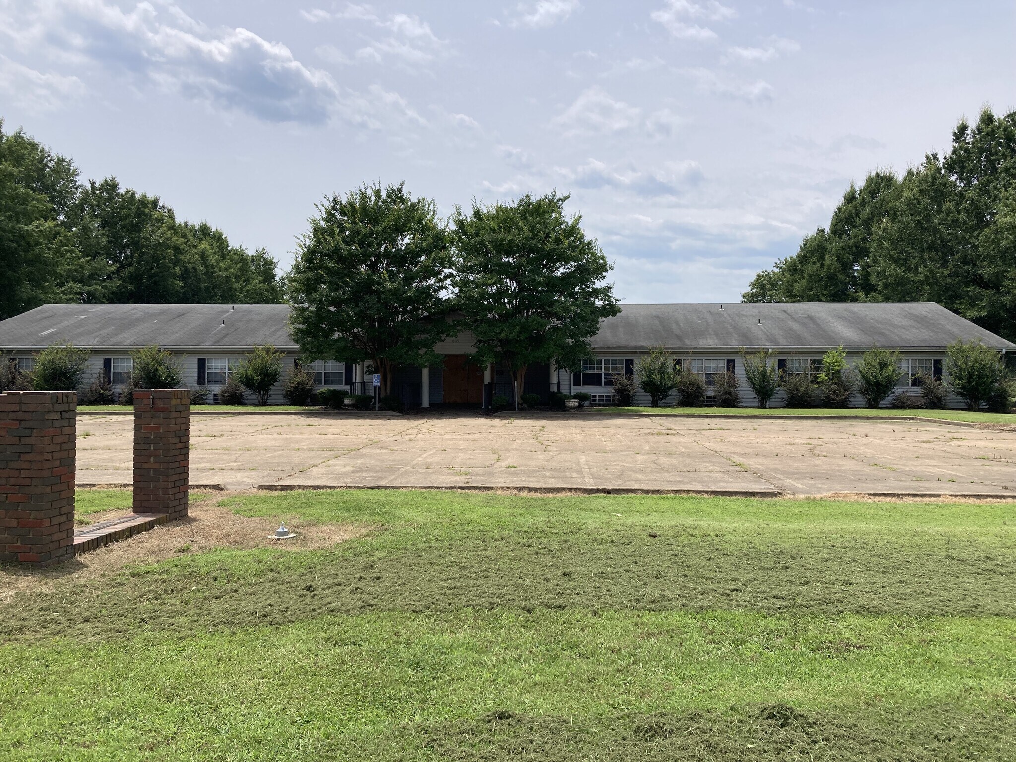 835 S Woods St, West Memphis, AR for Sale
