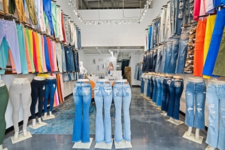 Los Angeles, CA Storefront Retail/Office - 747 E 10th St