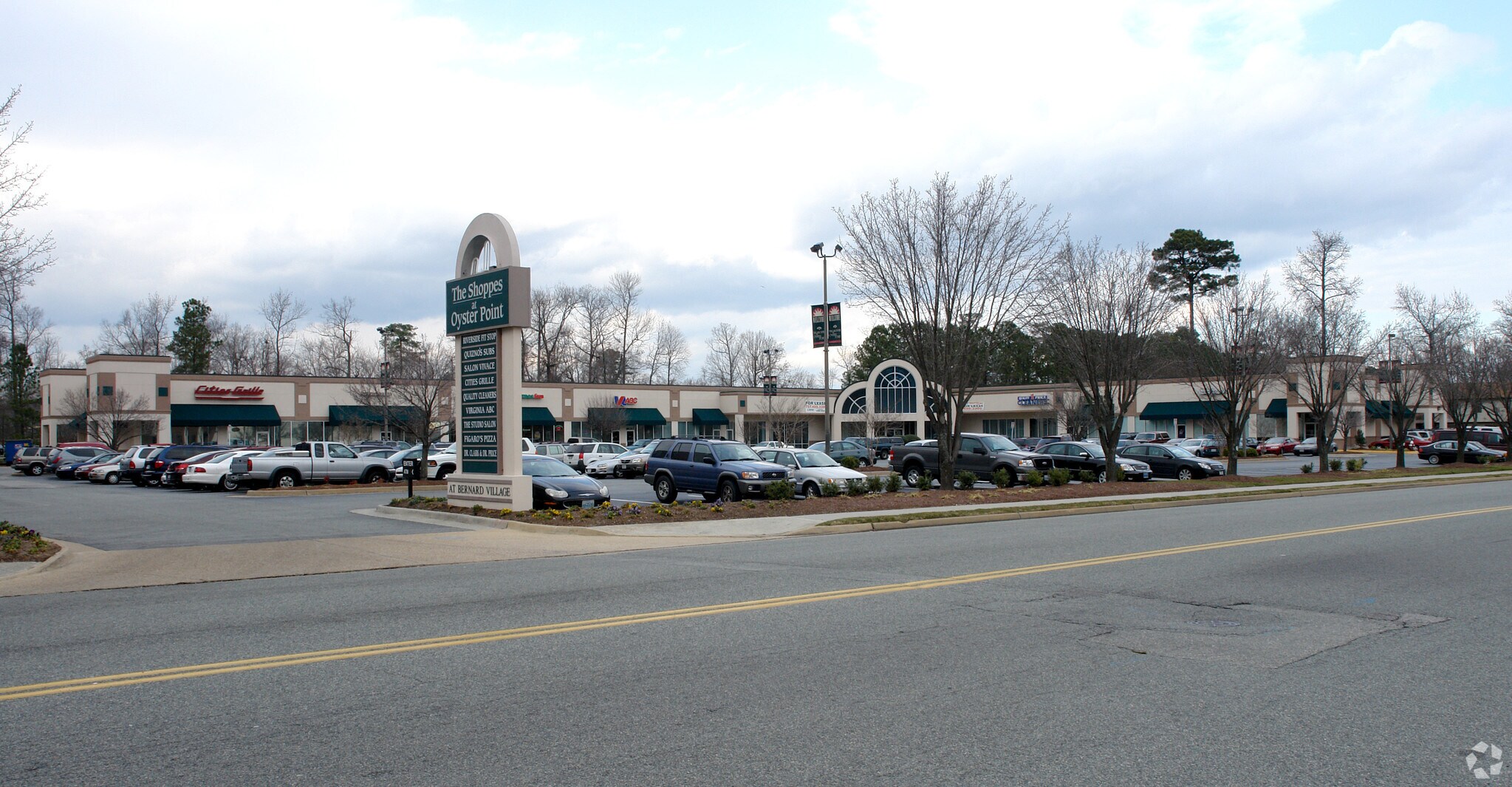 607639 Pilot House Dr Newport News, VA 23606 Shopping Center