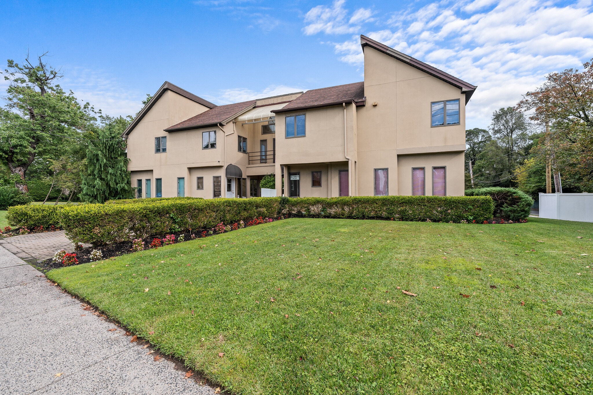 4546 Hylan Blvd, Staten Island, NY for Sale