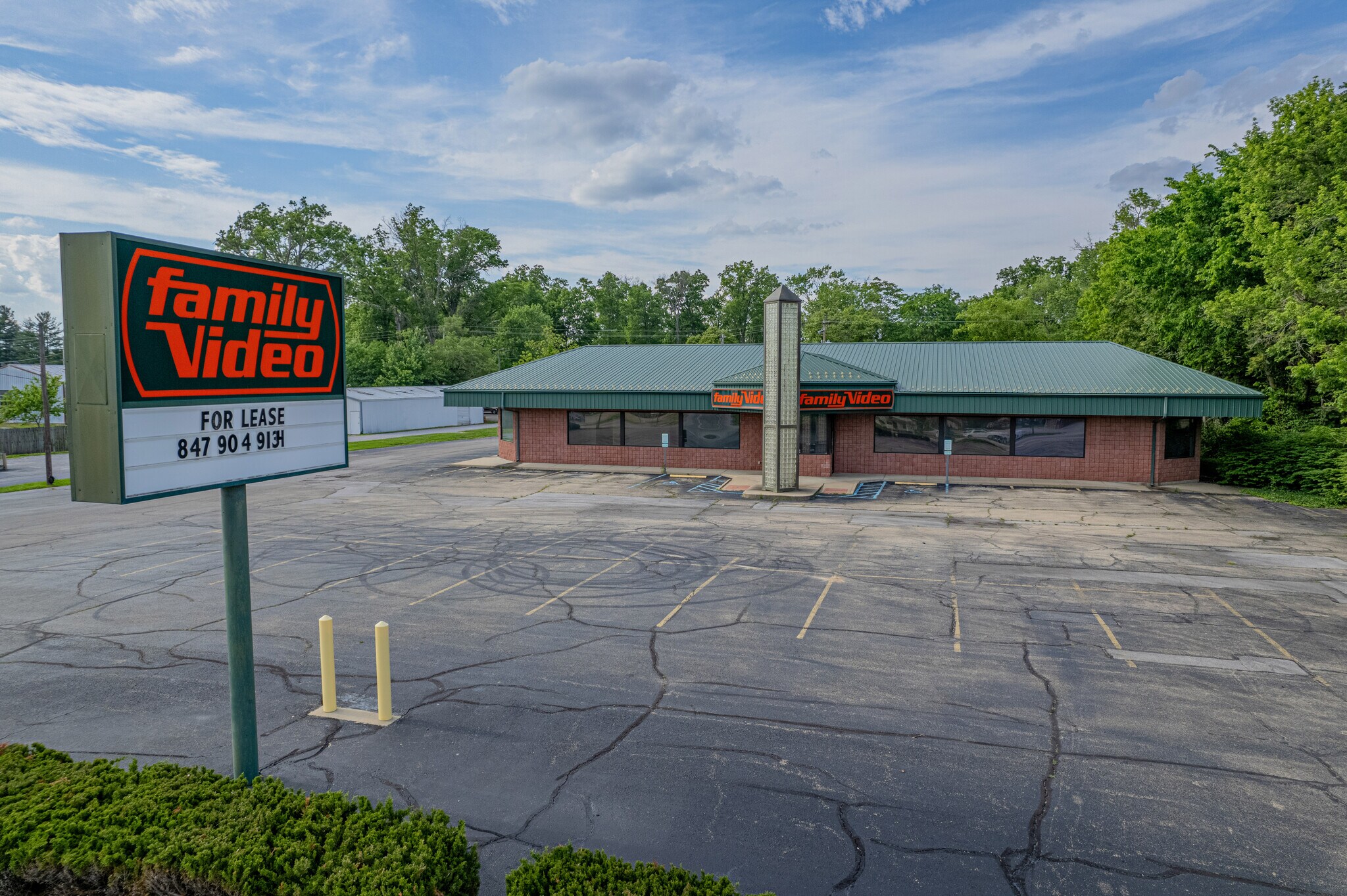612 W Main St, Salem, IL for Rent