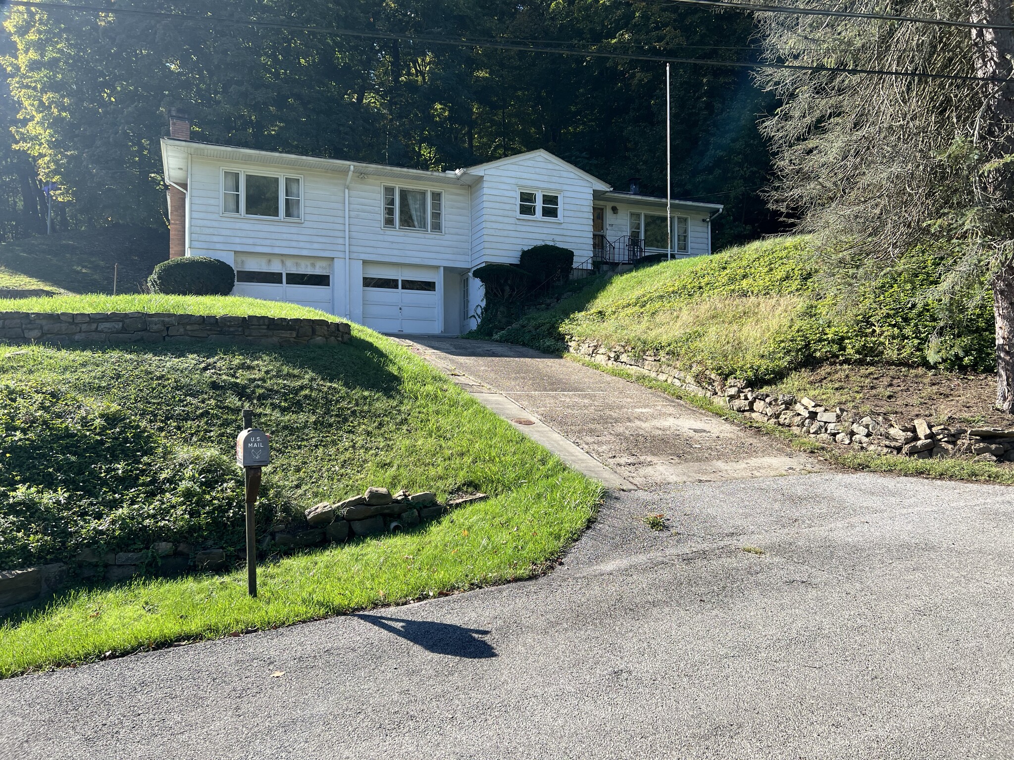 757 Old Narrows Run Rd, Coraopolis, PA for Sale