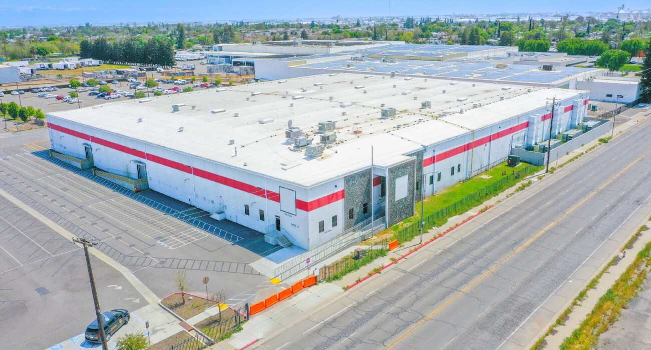 2325 S Cedar Ave Fresno, CA 93725 Industrial Property for Lease on