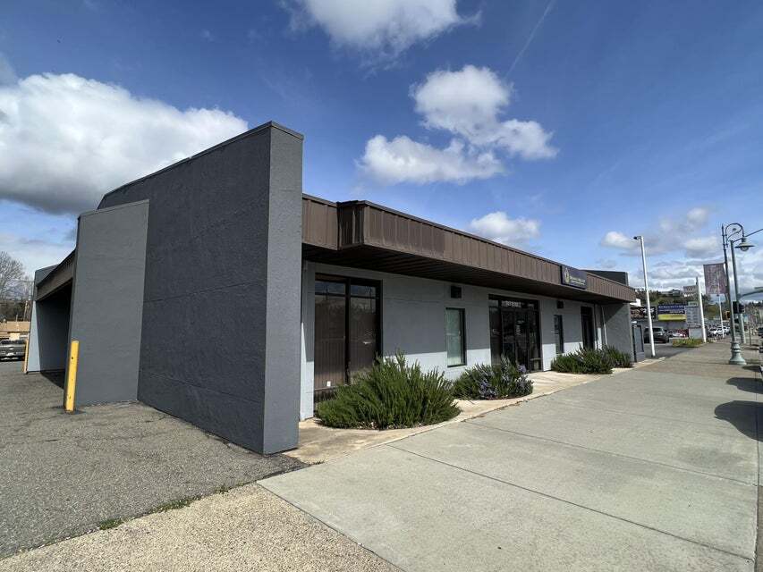 748 Market St, Redding, CA for Sale