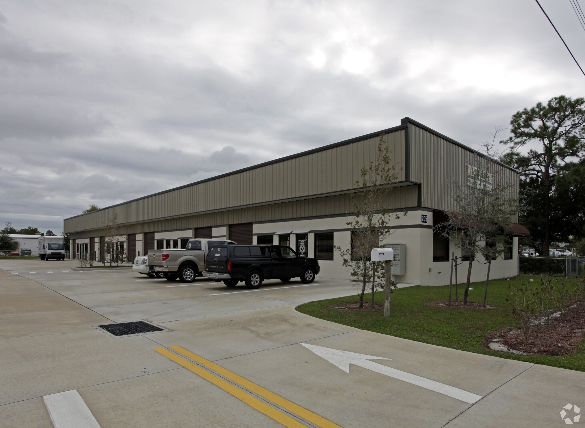185 West Dr Melbourne, FL 32904 Industrial Park Property for Lease on
