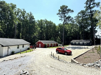 Fayetteville, NC Apartments - 6069-6095 Lunar Dr