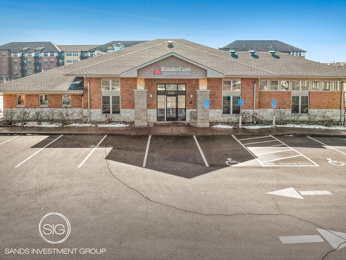 4025 Benjamin Dr, Woodbury, MN for Sale