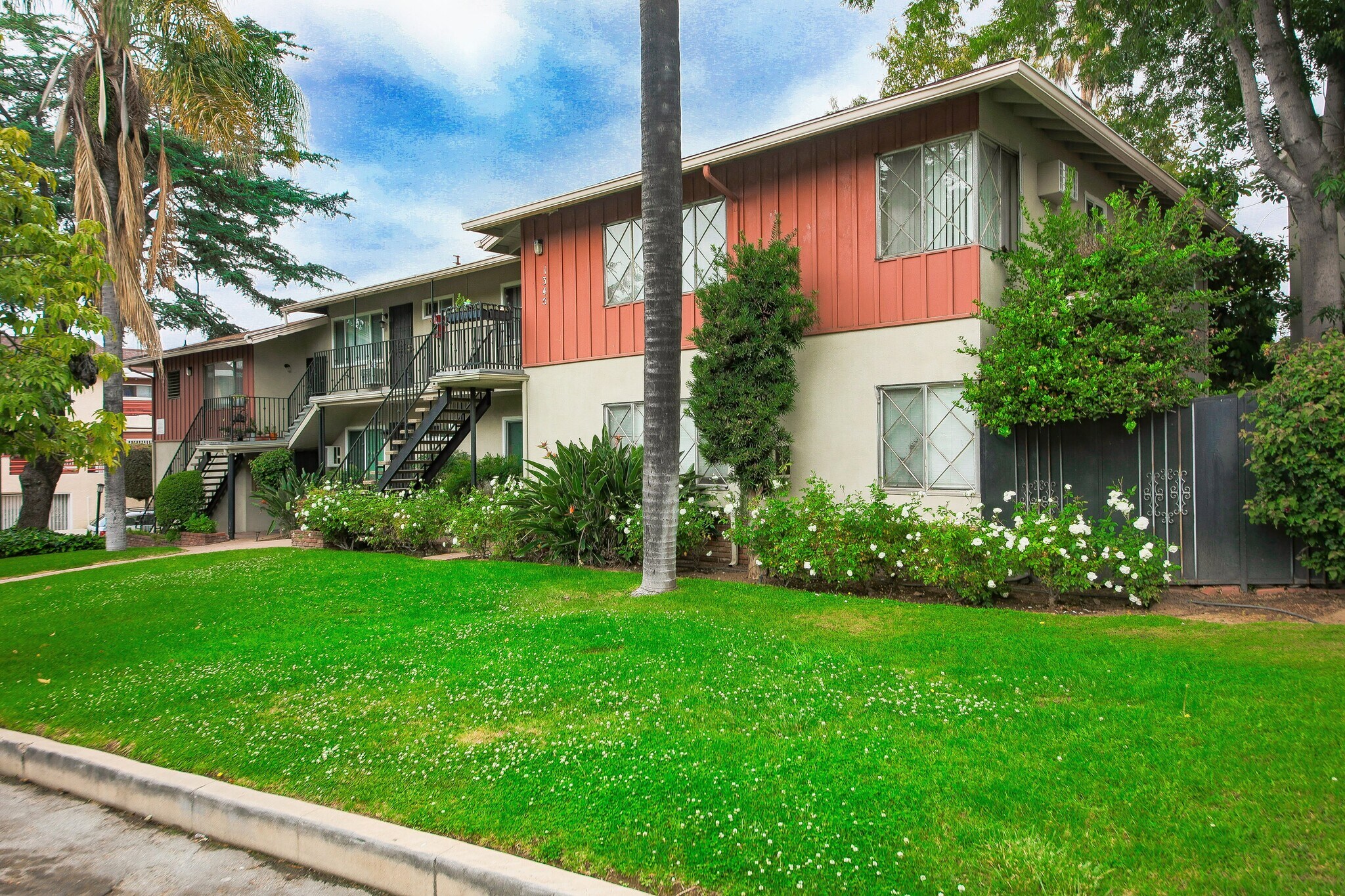 1345 Hilda Ave Glendale, CA 91205 MultiFamily Property for Sale on