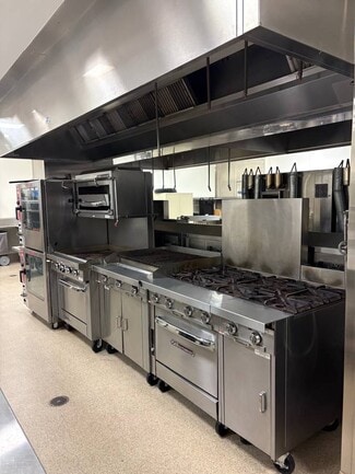 Los Angeles, CA Coworking Space - 1816 S Figueroa St