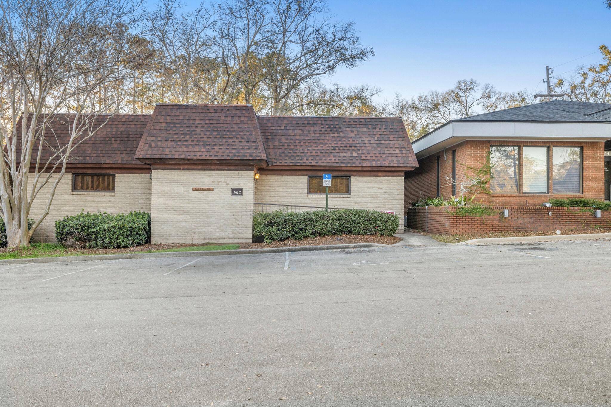1612 W Plaza Dr, Tallahassee, FL for Sale