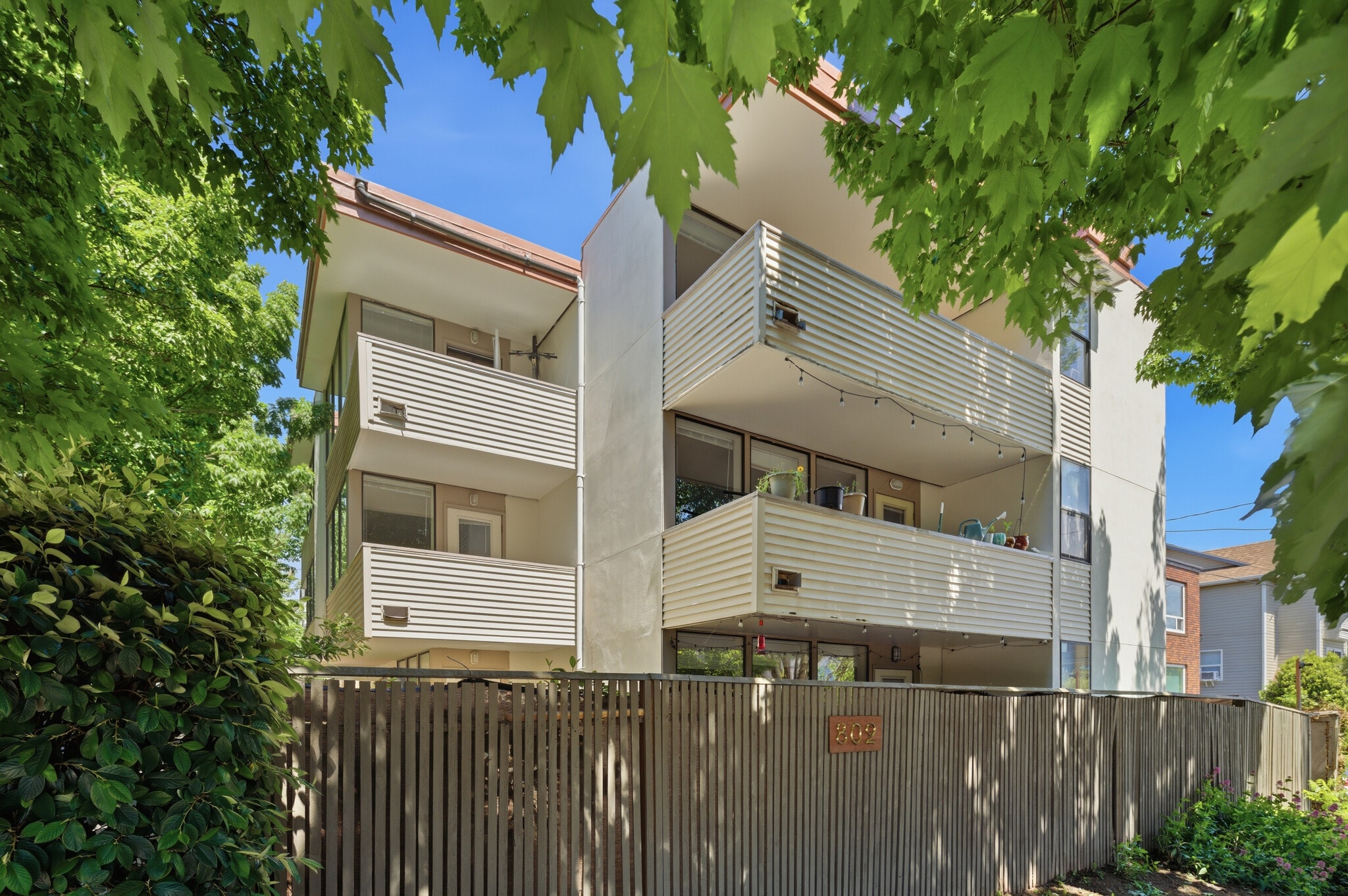 802 N 43rd St, Seattle, WA for Sale