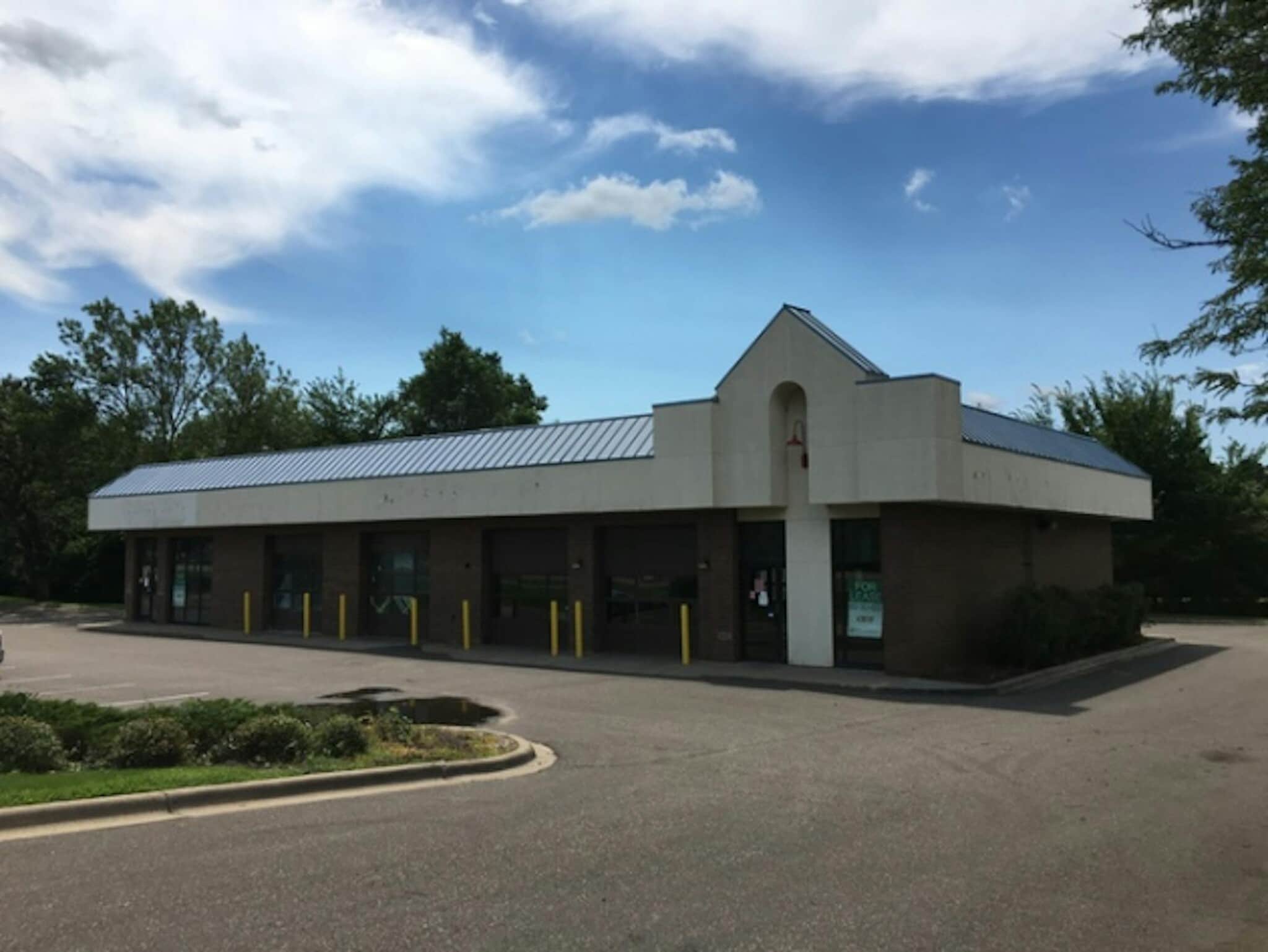 2700-2704 Coon Rapids Blvd NW, Coon Rapids, MN for Rent