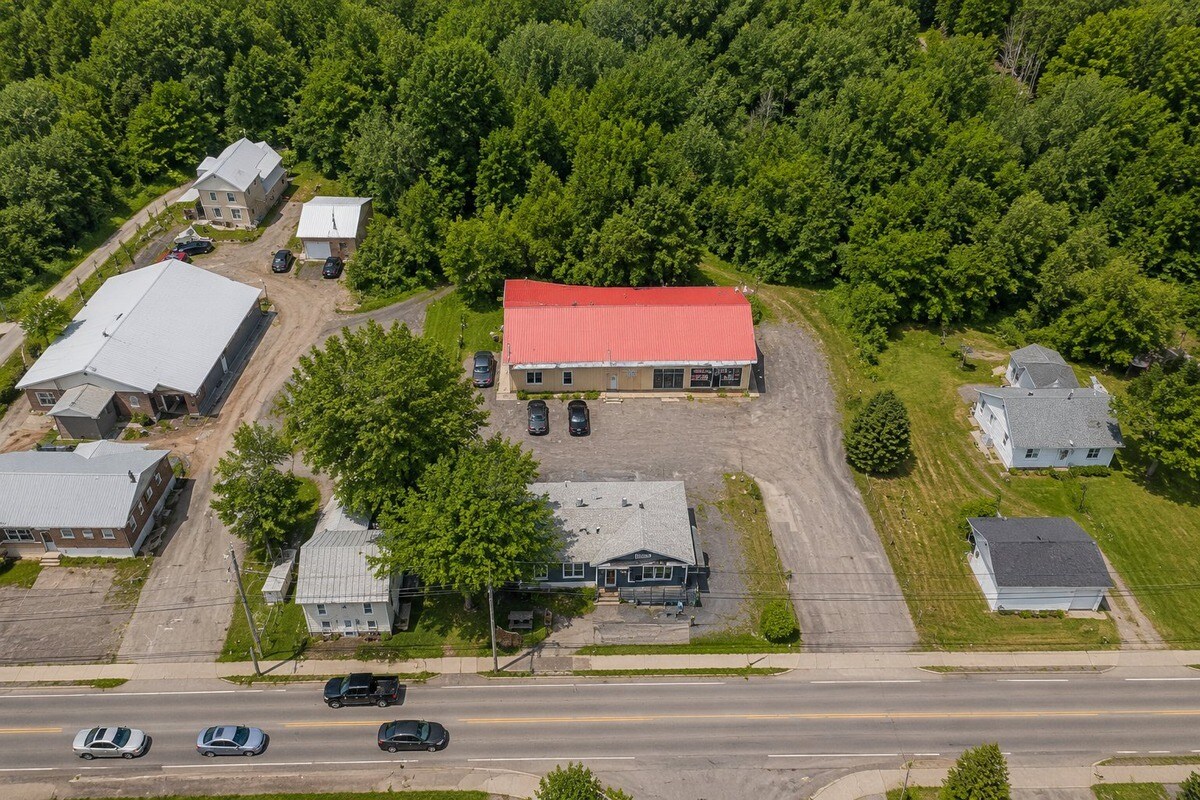 5206-5212 Rue Principale, Saint-Félix-de-Valois, QC for Sale