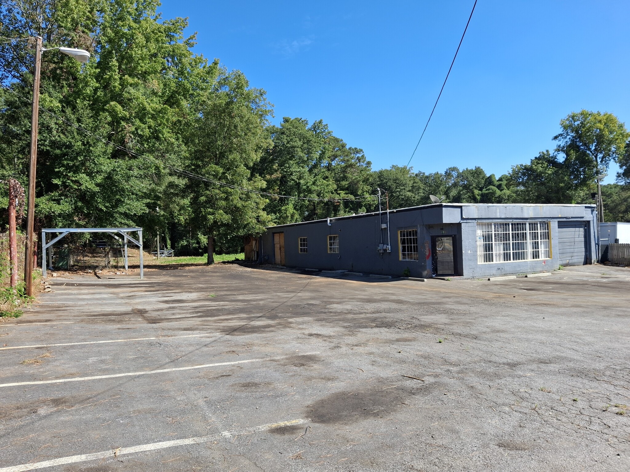2410 SW Metropolitan Pky, Atlanta, GA for Sale