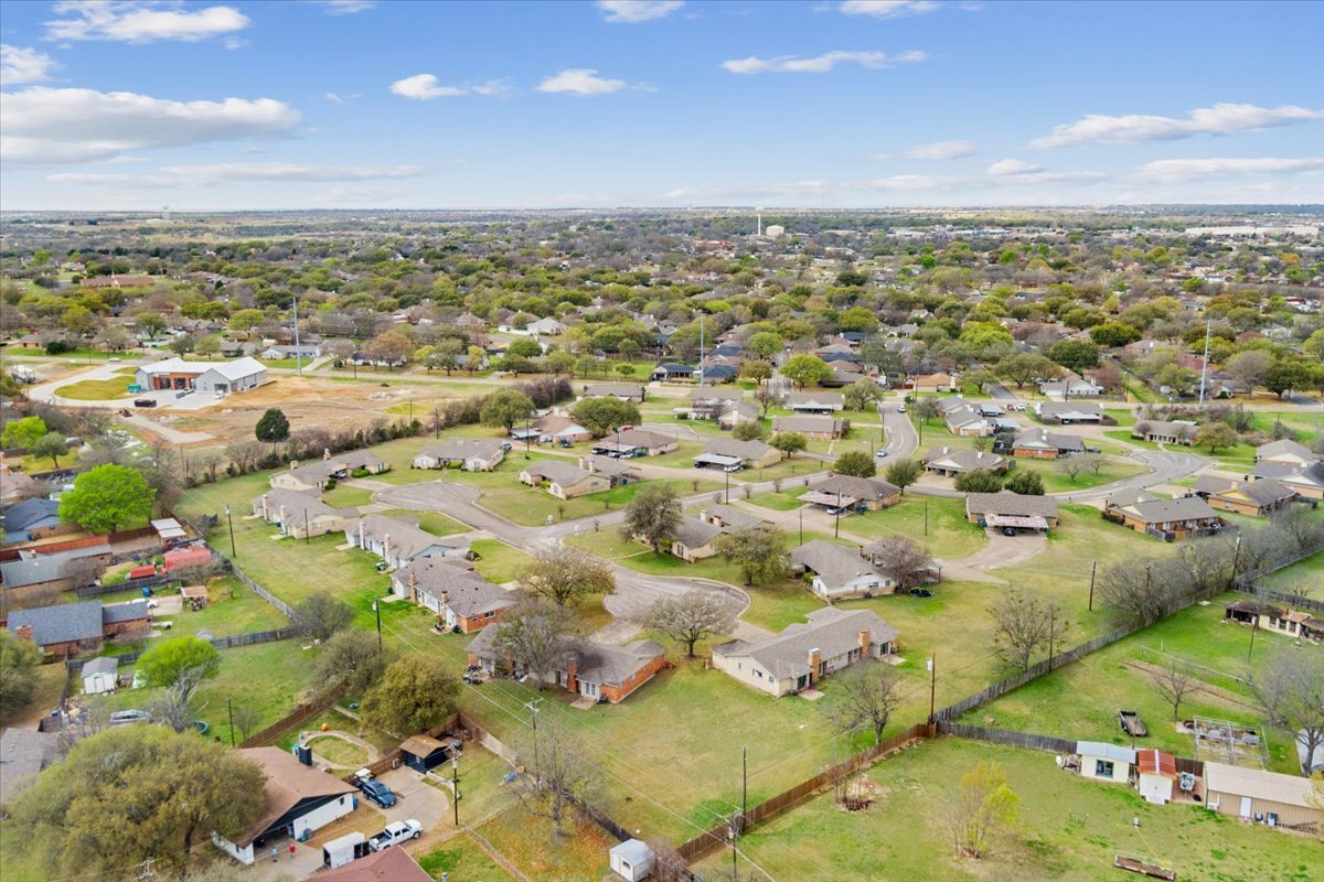 100 Gruver Dr, Hewitt, TX for Sale