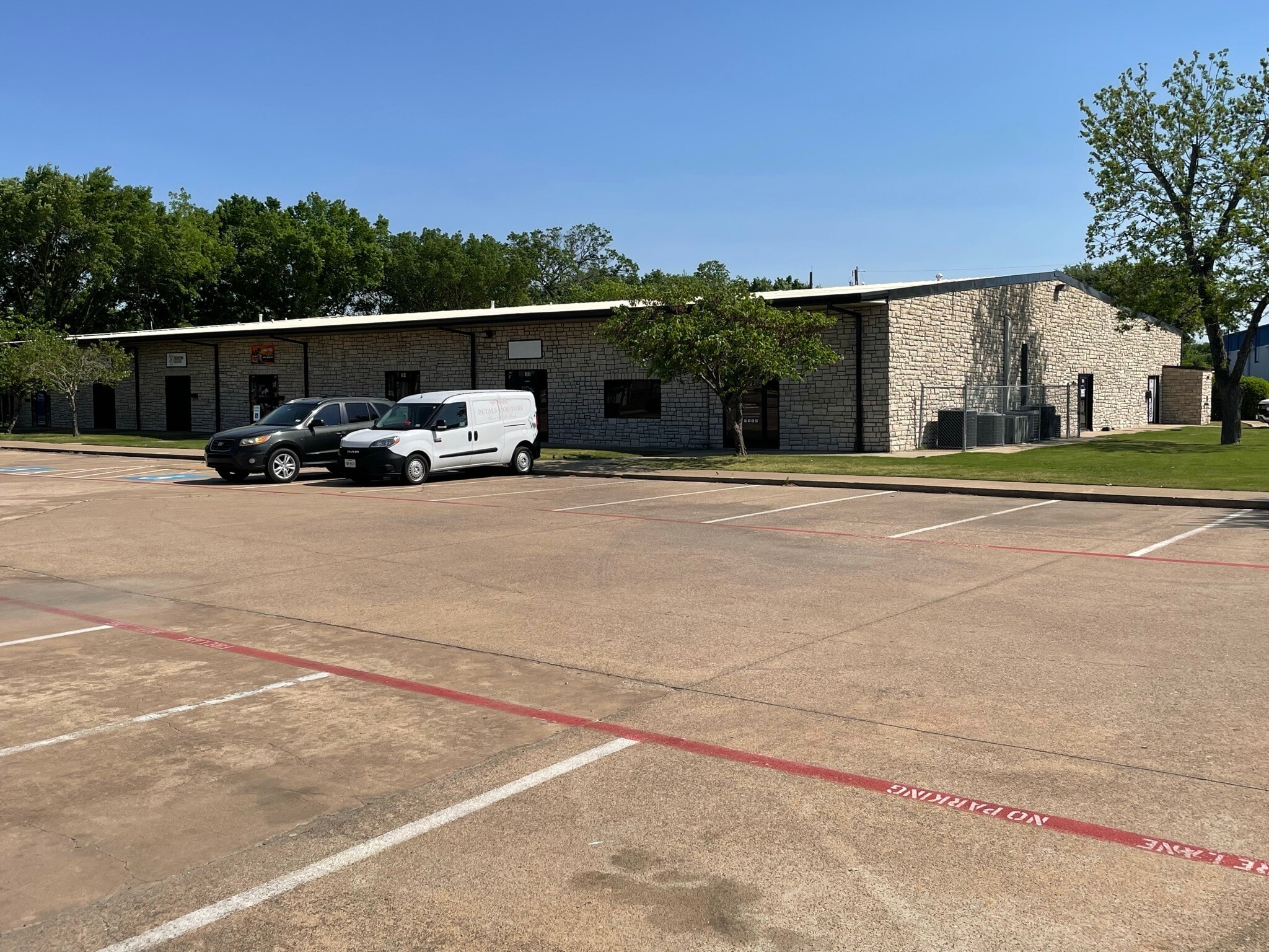 194 Industrial Blvd, McKinney, TX for Rent