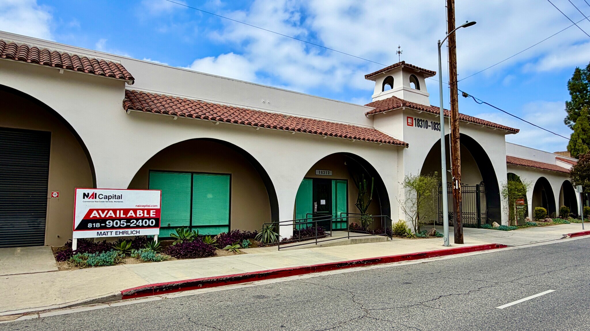 18320-18330 Oxnard St, Tarzana, CA for Rent