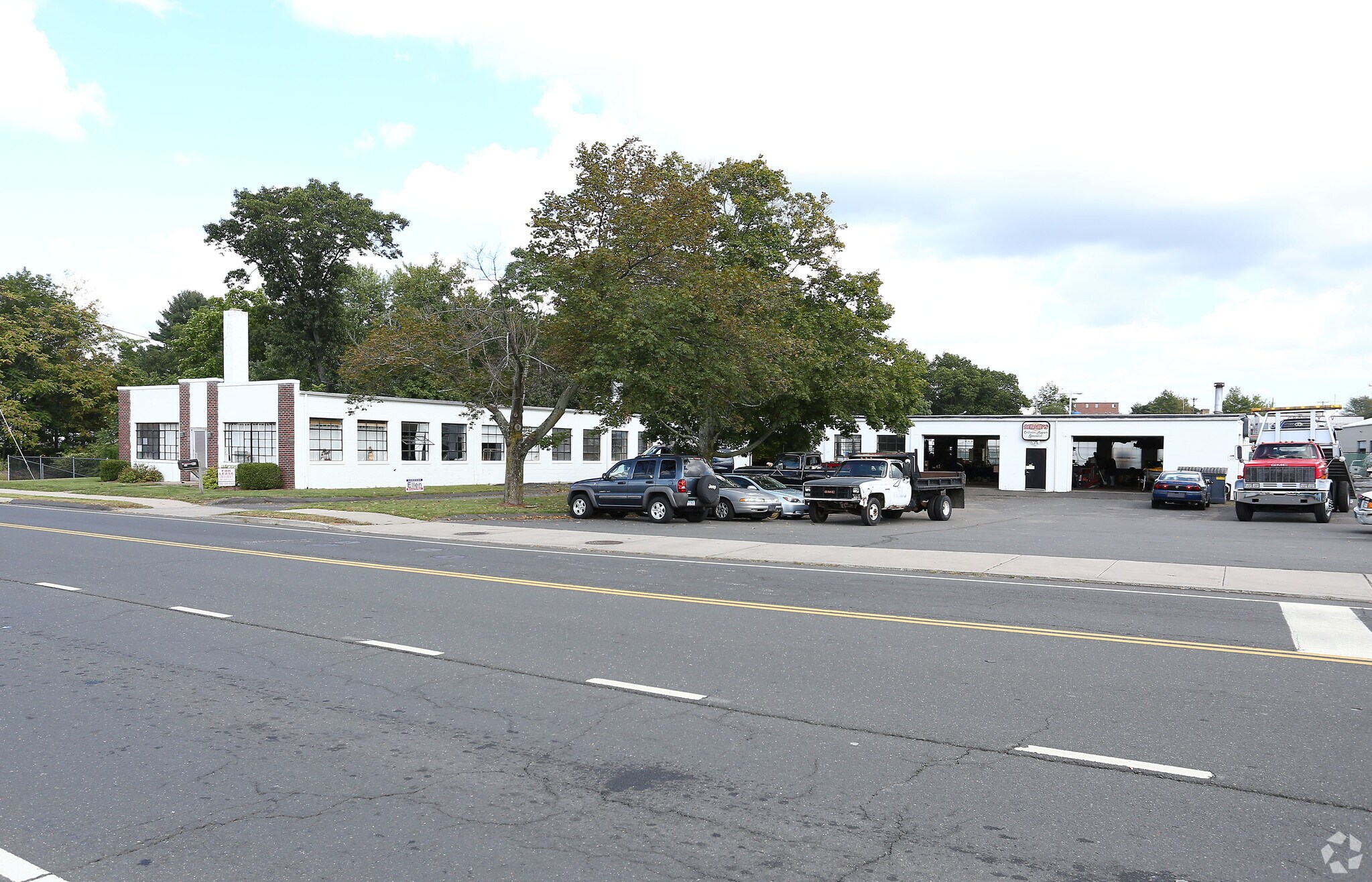 95 Emmett St Bristol, CT 06010 Retail Property for Sale on