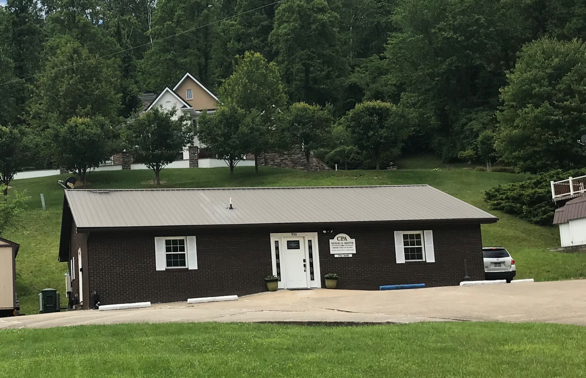 950 Little Coal River Rd, Alum Creek, WV for Sale