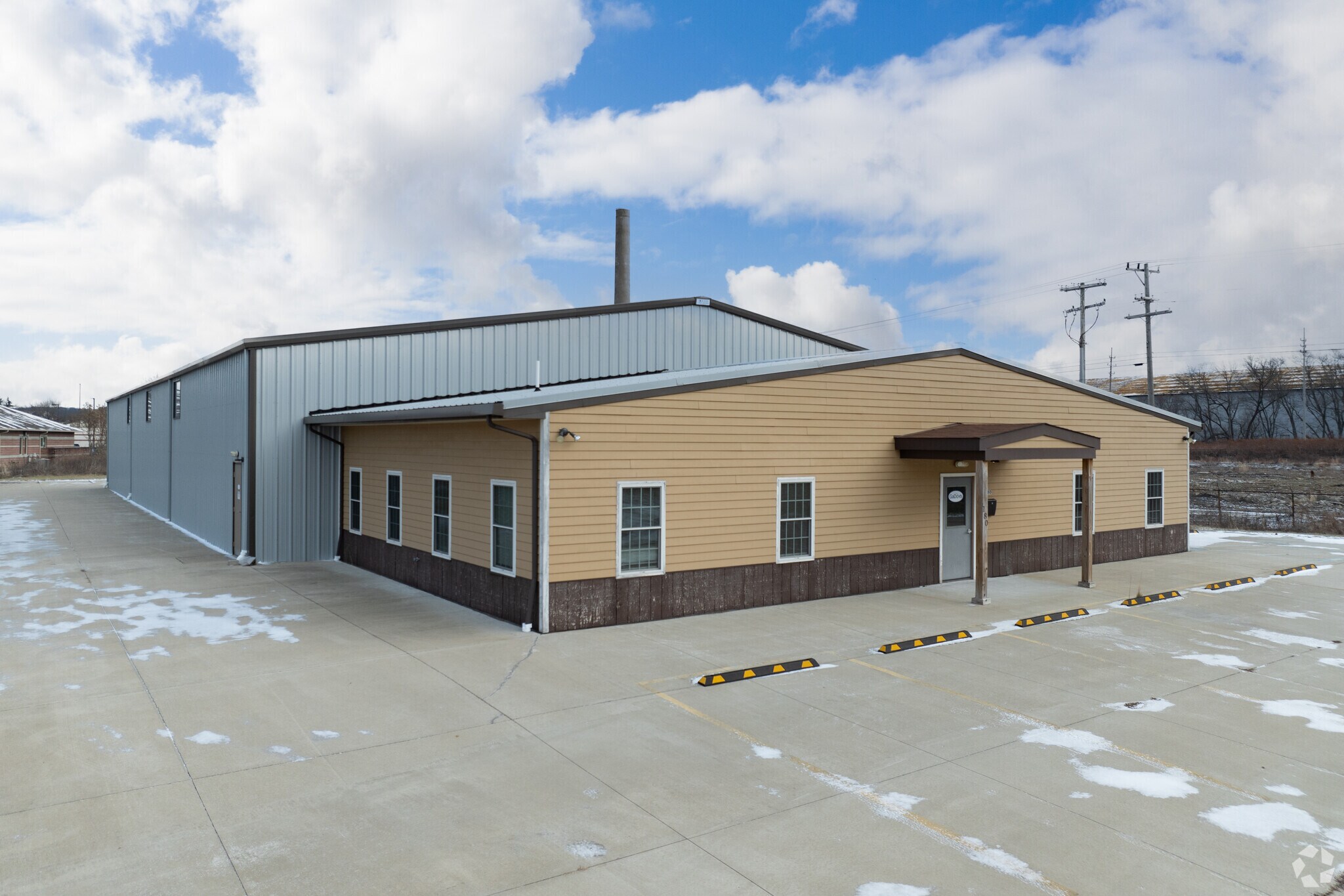 180 Hollywood Dr, Butler, PA for Rent