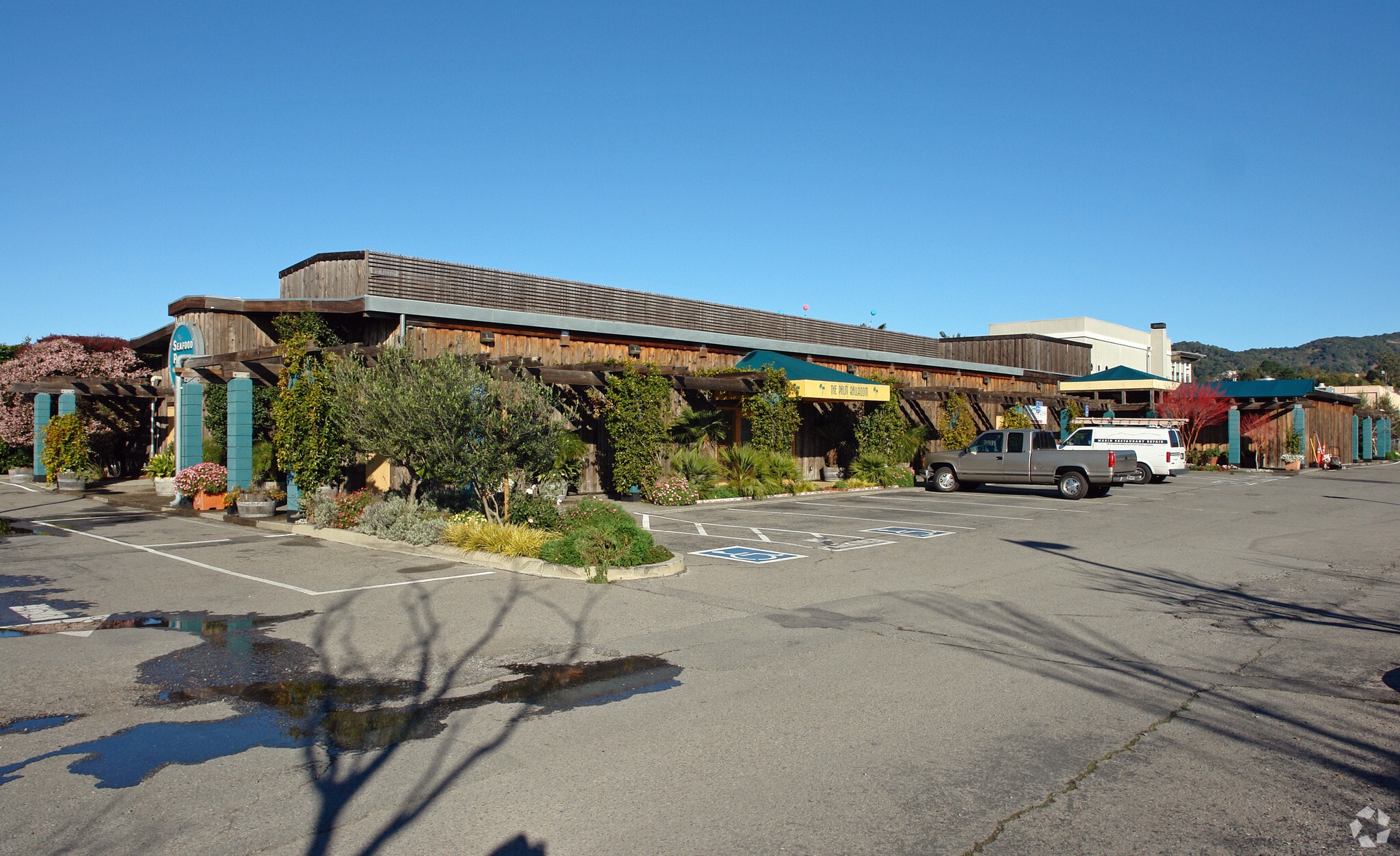 100 Yacht Club Dr San Rafael, CA 94901 Retail Property for Sale on