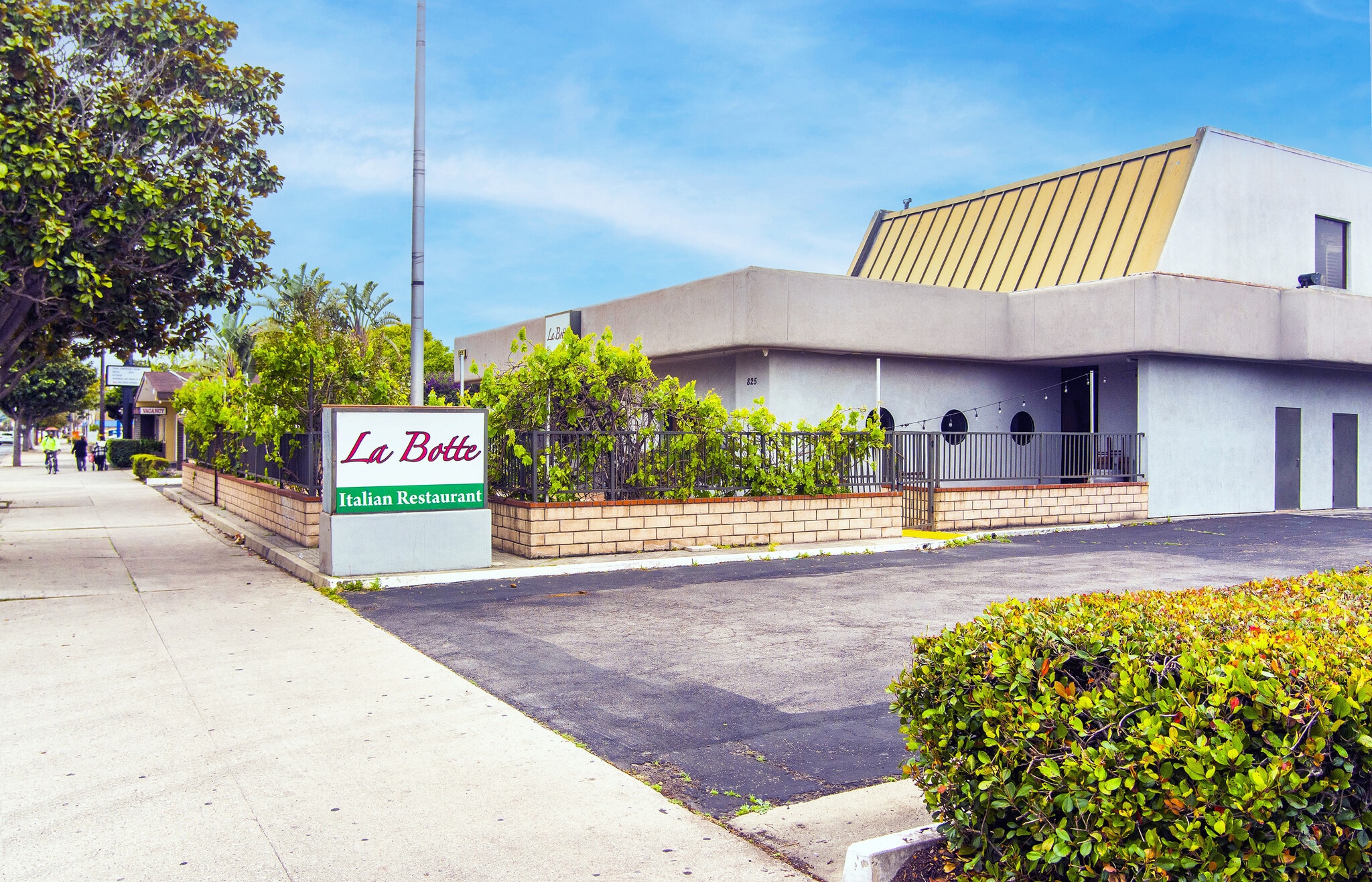 825 N H St, Lompoc, CA for Sale