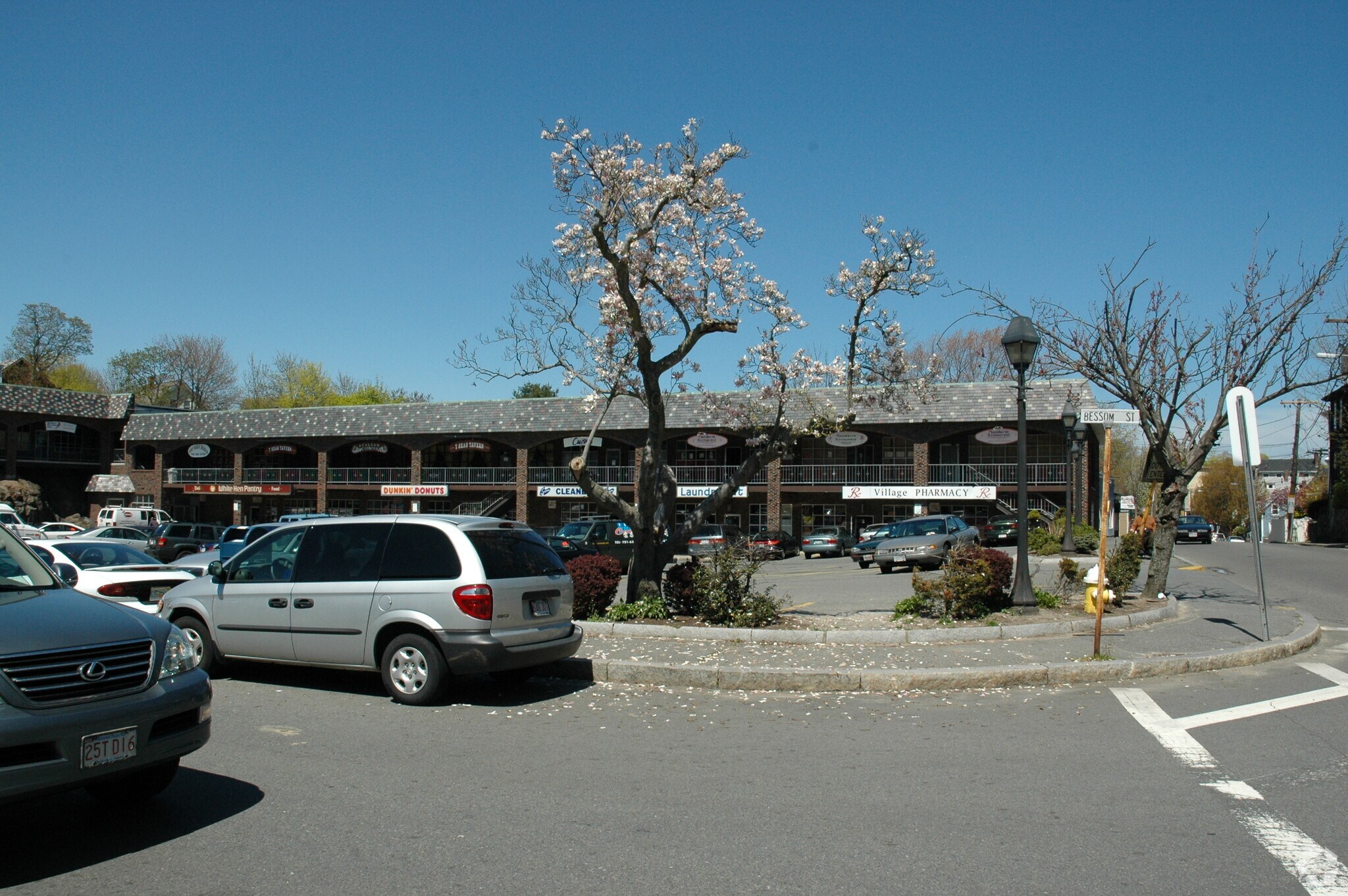165 Pleasant St, Marblehead, MA for Rent