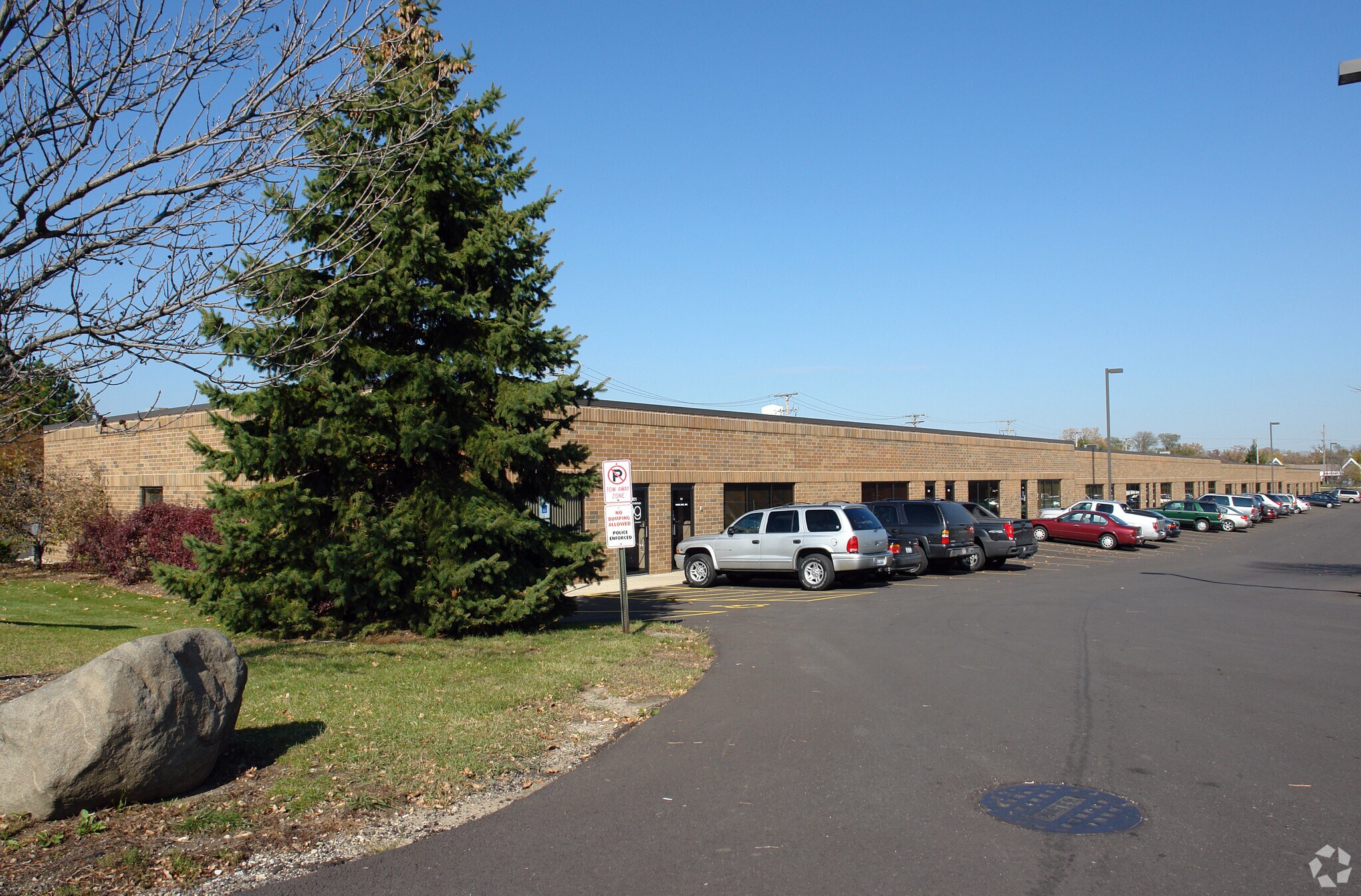 720 Industrial Dr Cary, IL 60013 Flex Property for Sale on