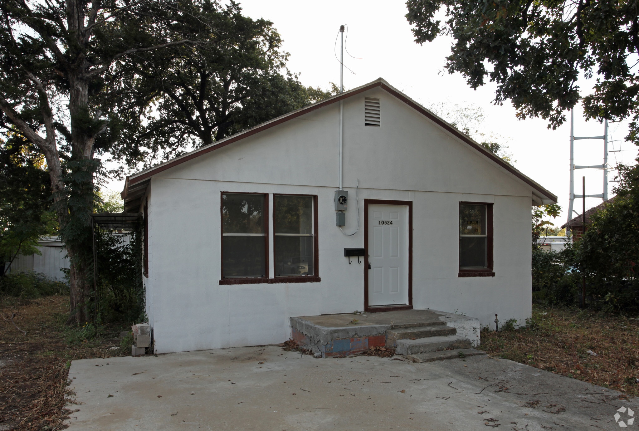 10524 Luna Rd, Dallas, TX for Sale