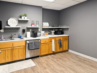 Brookfield, WI Coworking Space - 16700-17000 W Bluemound Rd
