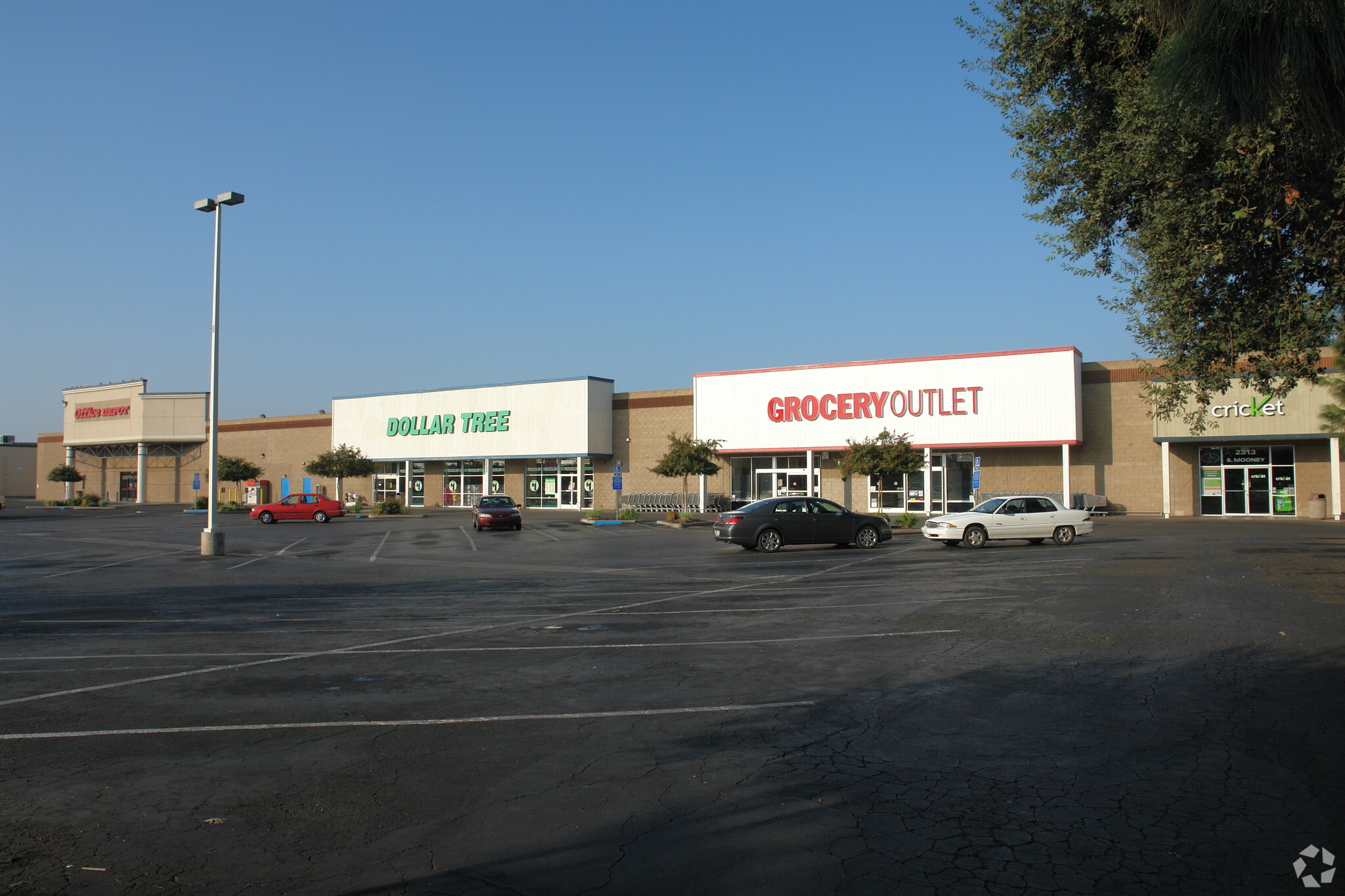 2313-2425 S Mooney Blvd, Visalia, CA for Rent